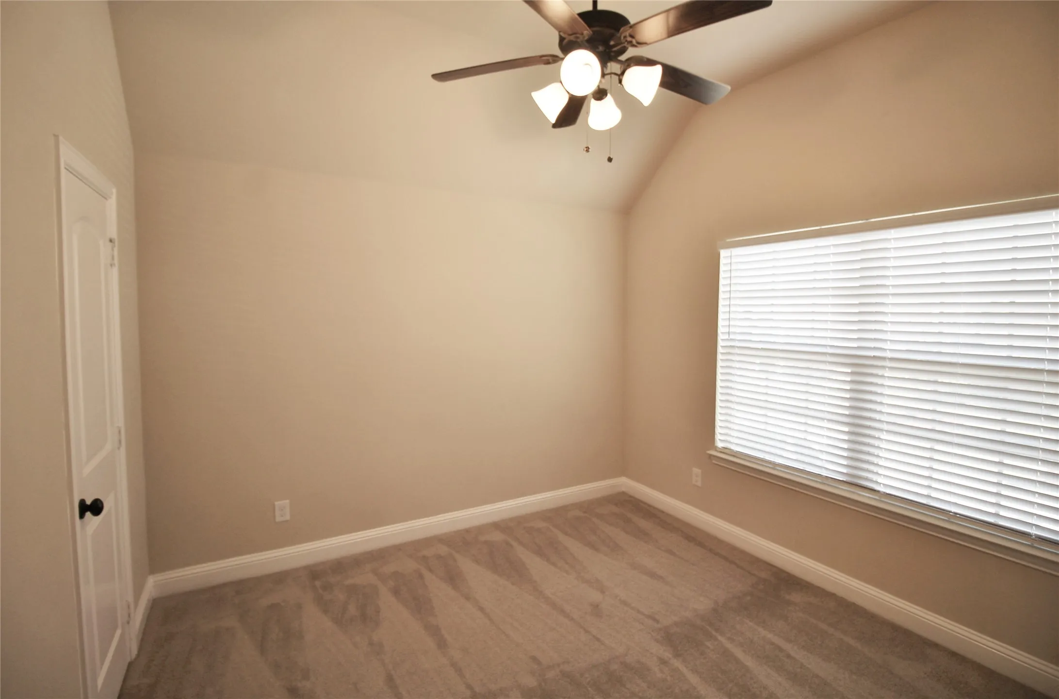 Single Family Residence For Rent in Kaufman County , 505 Clemson Lane, Forney, Texas 75126, 4 Bedroom, 4 Bathroom, 2 Garage spaces, 2,814 Sqft, built in 2016, mls#21326281, Real Estate Agent in Forney, Homes For Rent in Kaufman county, Homes For Rent in Forney, Realtor in Forney Texas, Real Estate Brokerage Independent Realty Texas, Luminita Cordes Realtor