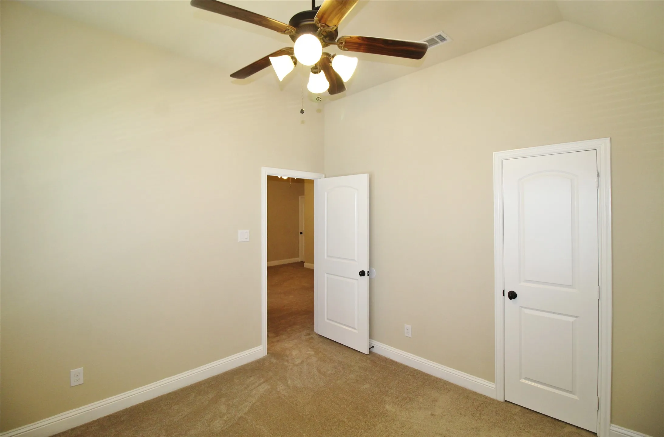 Single Family Residence For Rent in Kaufman County , 505 Clemson Lane, Forney, Texas 75126, 4 Bedroom, 4 Bathroom, 2 Garage spaces, 2,814 Sqft, built in 2016, mls#21326281, Real Estate Agent in Forney, Homes For Rent in Kaufman county, Homes For Rent in Forney, Realtor in Forney Texas, Real Estate Brokerage Independent Realty Texas, Luminita Cordes Realtor