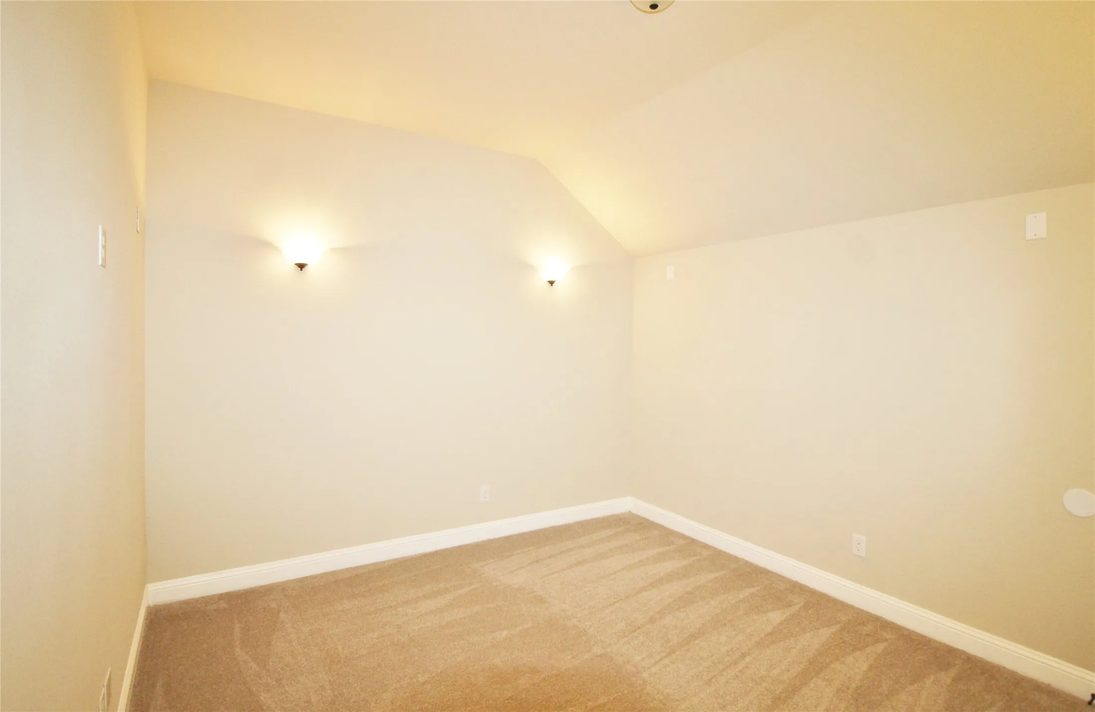 Single Family Residence For Rent in Kaufman County , 505 Clemson Lane, Forney, Texas 75126, 4 Bedroom, 4 Bathroom, 2 Garage spaces, 2,814 Sqft, built in 2016, mls#21326281, Real Estate Agent in Forney, Homes For Rent in Kaufman county, Homes For Rent in Forney, Realtor in Forney Texas, Real Estate Brokerage Independent Realty Texas, Luminita Cordes Realtor