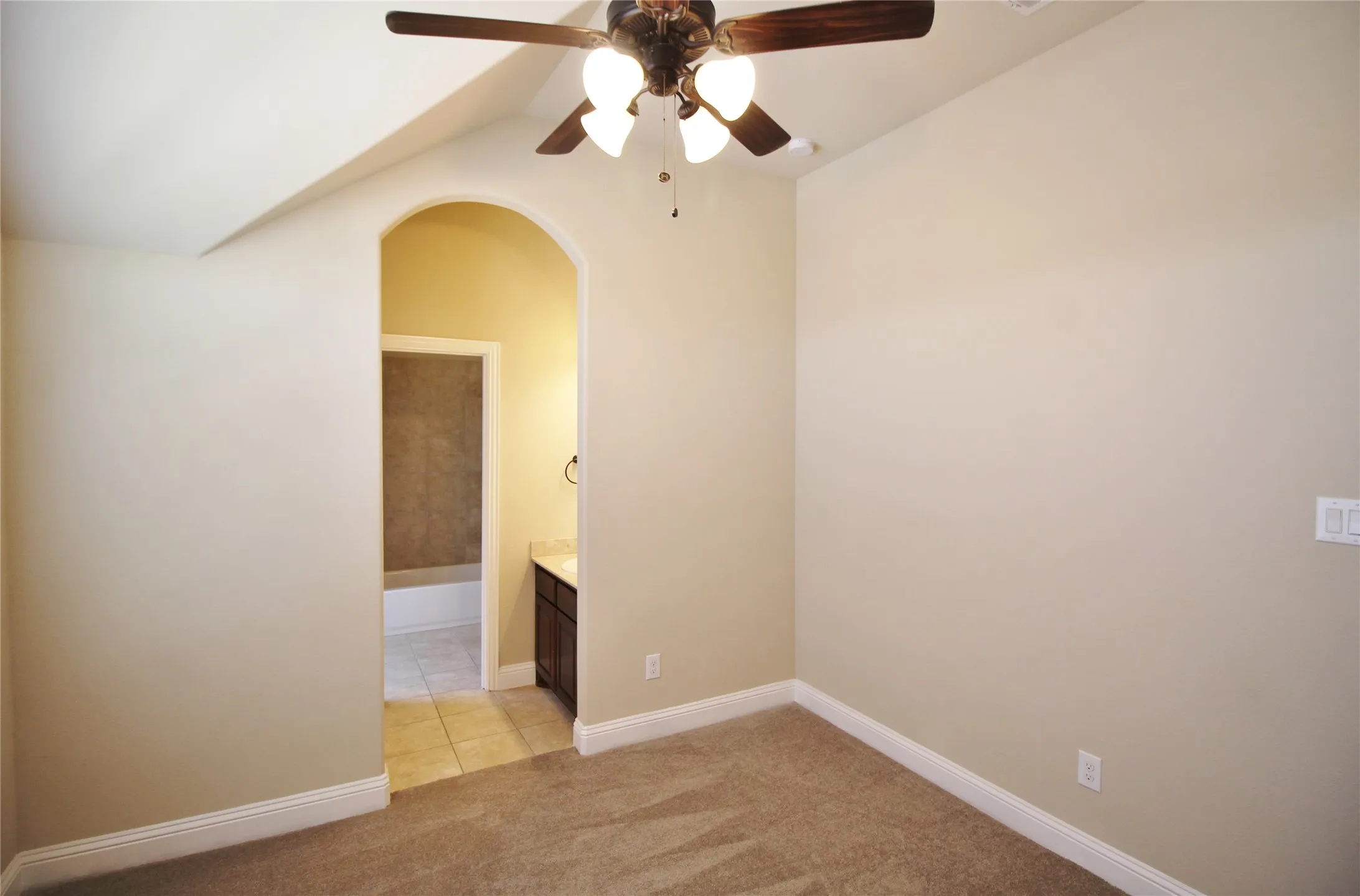 Single Family Residence For Rent in Kaufman County , 505 Clemson Lane, Forney, Texas 75126, 4 Bedroom, 4 Bathroom, 2 Garage spaces, 2,814 Sqft, built in 2016, mls#21326281, Real Estate Agent in Forney, Homes For Rent in Kaufman county, Homes For Rent in Forney, Realtor in Forney Texas, Real Estate Brokerage Independent Realty Texas, Luminita Cordes Realtor