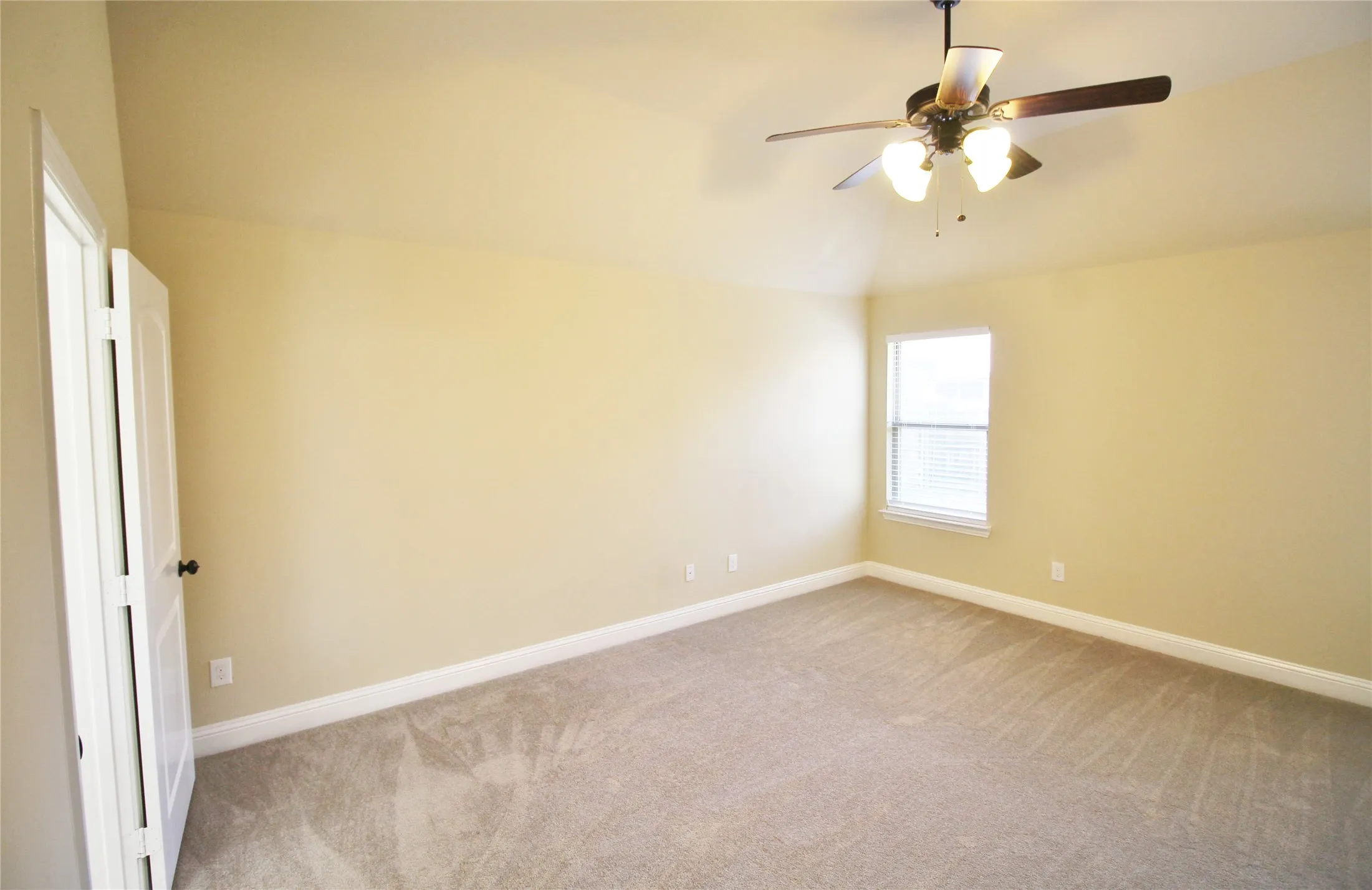 Single Family Residence For Rent in Kaufman County , 505 Clemson Lane, Forney, Texas 75126, 4 Bedroom, 4 Bathroom, 2 Garage spaces, 2,814 Sqft, built in 2016, mls#21326281, Real Estate Agent in Forney, Homes For Rent in Kaufman county, Homes For Rent in Forney, Realtor in Forney Texas, Real Estate Brokerage Independent Realty Texas, Luminita Cordes Realtor
