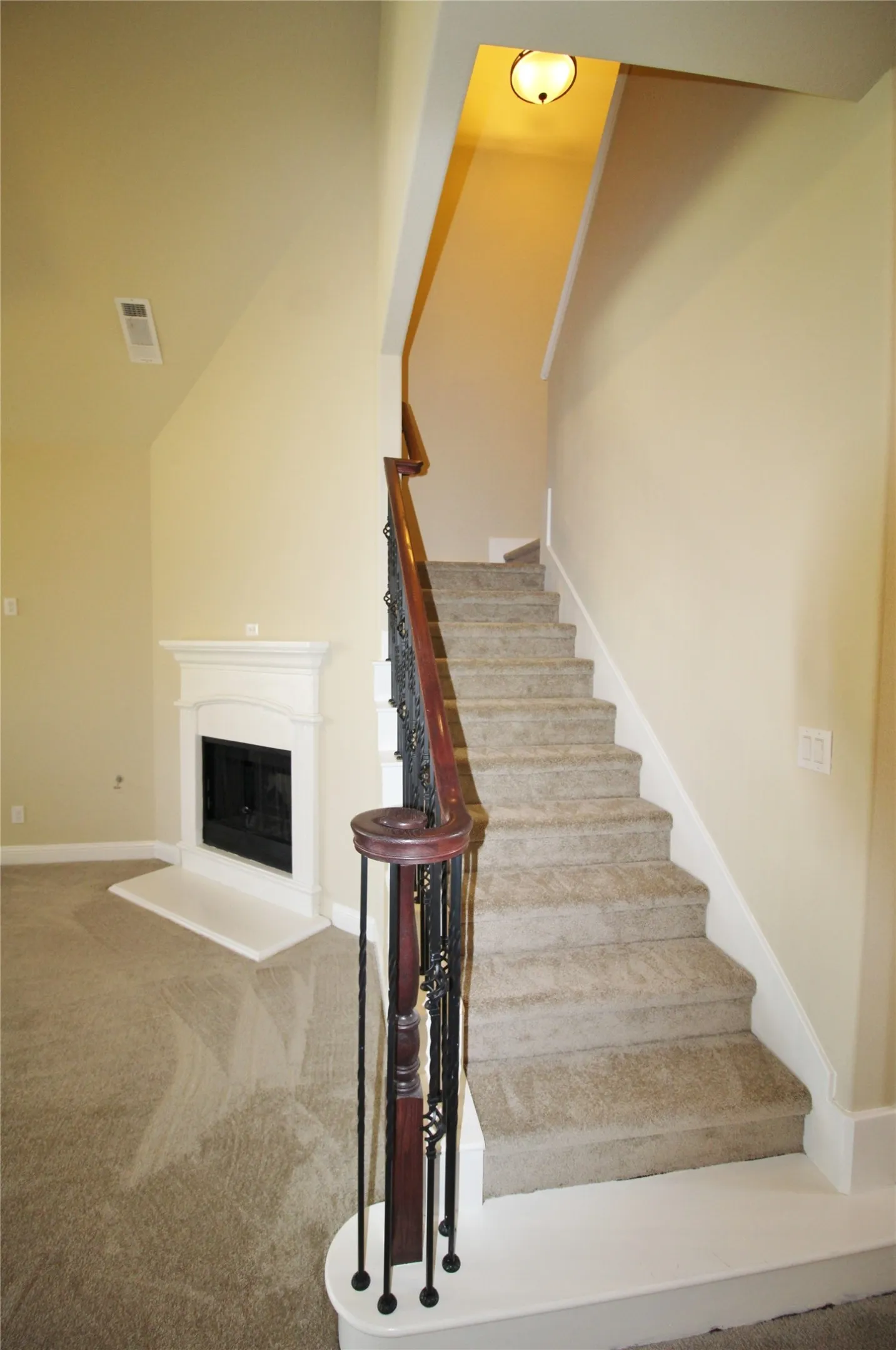 Single Family Residence For Rent in Kaufman County , 505 Clemson Lane, Forney, Texas 75126, 4 Bedroom, 4 Bathroom, 2 Garage spaces, 2,814 Sqft, built in 2016, mls#21326281, Real Estate Agent in Forney, Homes For Rent in Kaufman county, Homes For Rent in Forney, Realtor in Forney Texas, Real Estate Brokerage Independent Realty Texas, Luminita Cordes Realtor