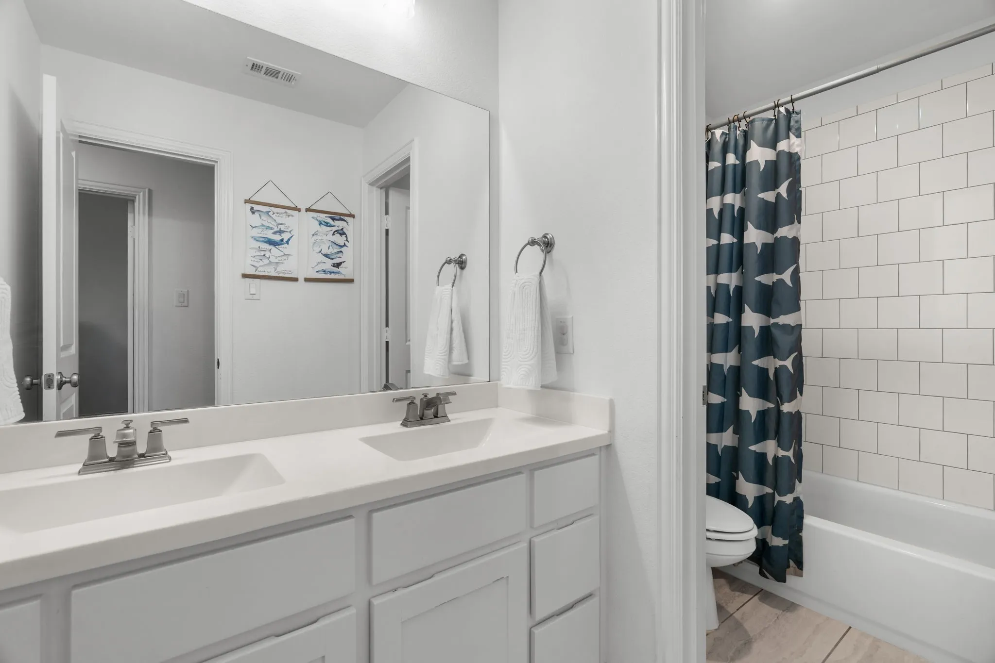 Single Family Residence For Sale in Denton County , 2405 Casia Landing, Northlake, Texas 76226, 5 Bedroom, 4 Bathroom, 3 Garage spaces, 3,452 Sqft, built in 2021, mls#21326176, Real Estate Agent in Northlake, Homes For Sale in Denton county, Homes For Sale in Northlake, Realtor in Northlake Texas, Real Estate Brokerage Independent Realty Texas, Luminita Cordes Realtor
