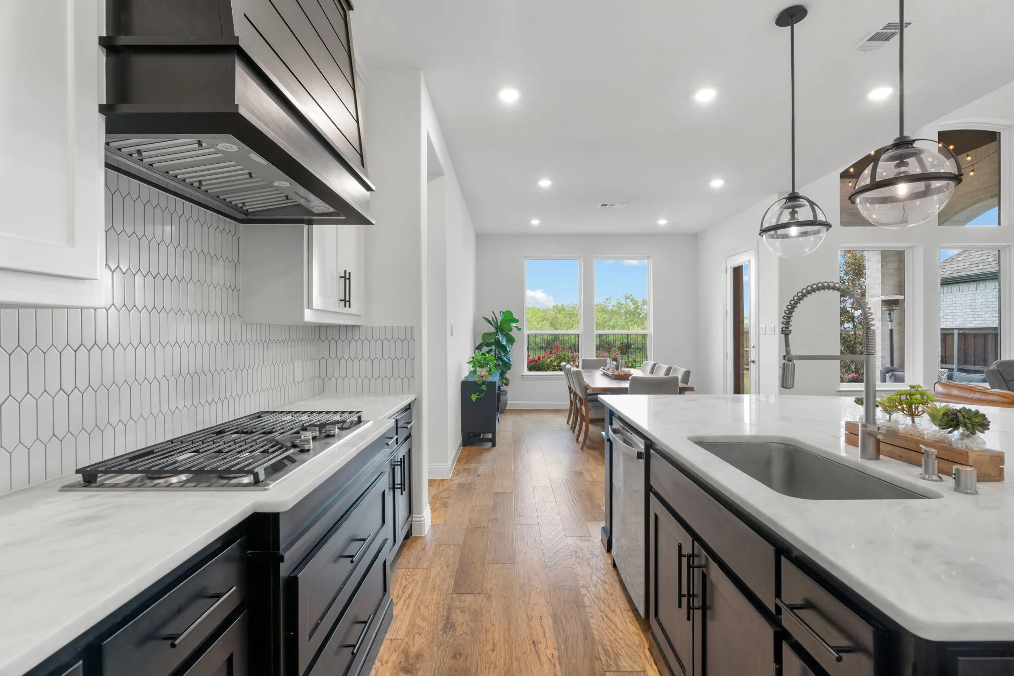 Single Family Residence For Sale in Denton County , 2405 Casia Landing, Northlake, Texas 76226, 5 Bedroom, 4 Bathroom, 3 Garage spaces, 3,452 Sqft, built in 2021, mls#21326176, Real Estate Agent in Northlake, Homes For Sale in Denton county, Homes For Sale in Northlake, Realtor in Northlake Texas, Real Estate Brokerage Independent Realty Texas, Luminita Cordes Realtor