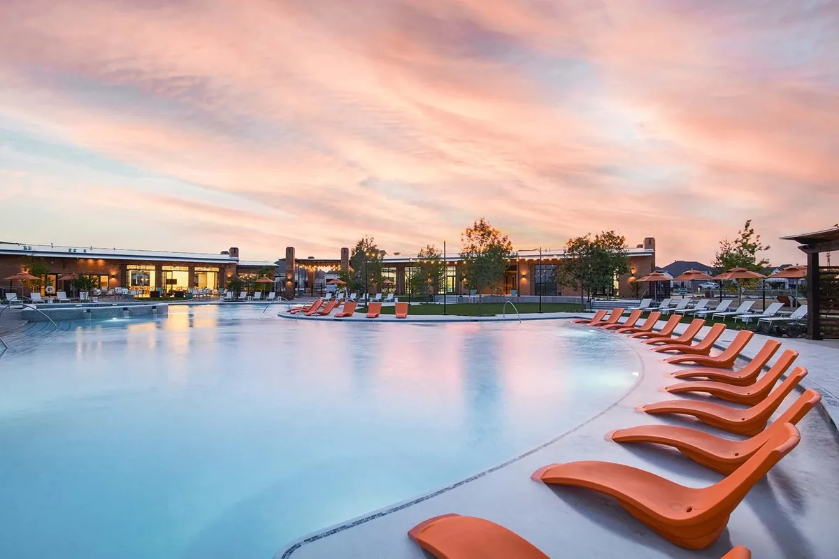 Pool 1 with splash area