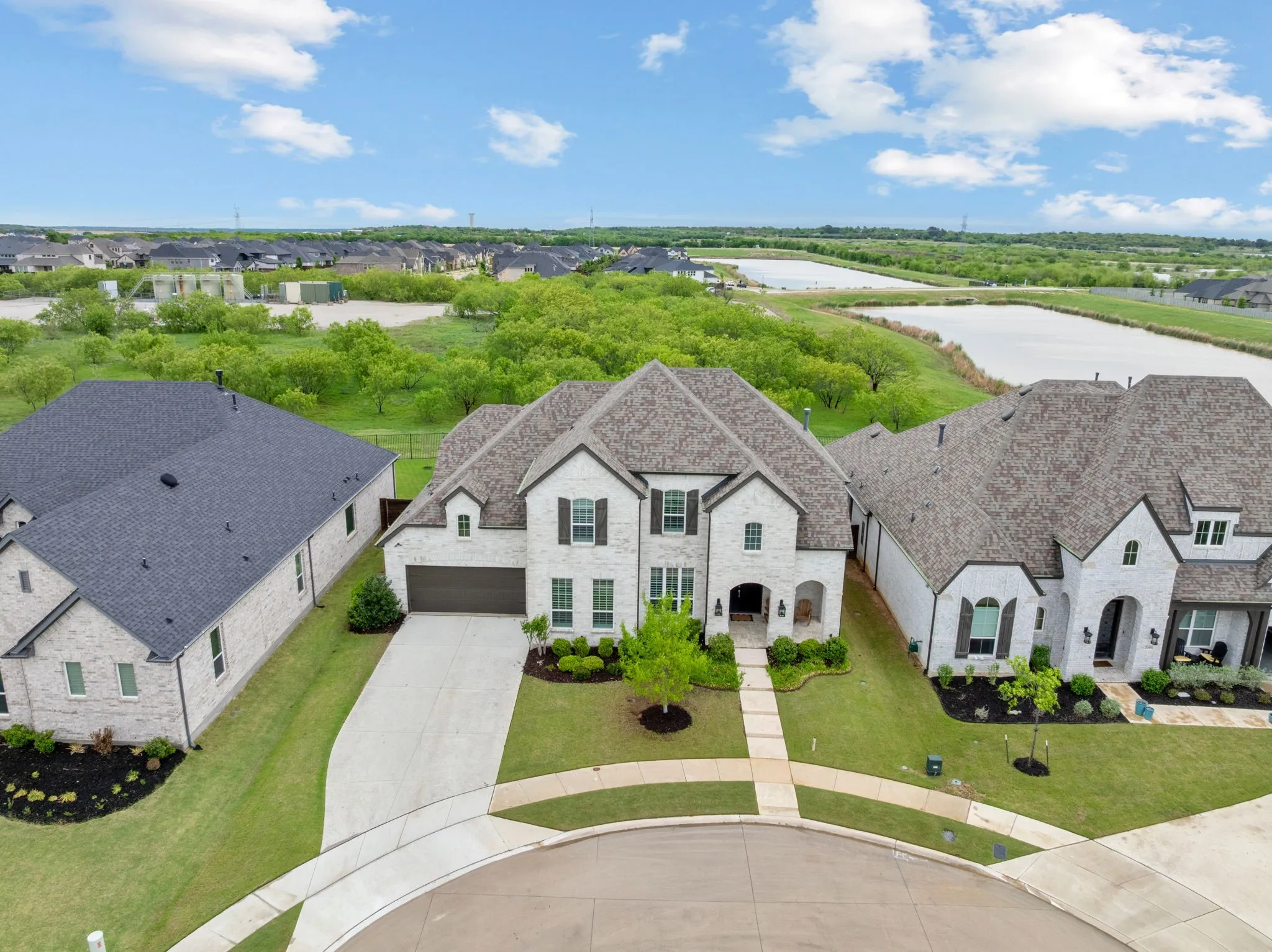 Single Family Residence For Sale in Denton County , 2405 Casia Landing, Northlake, Texas 76226, 5 Bedroom, 4 Bathroom, 3 Garage spaces, 3,452 Sqft, built in 2021, mls#21326176, Real Estate Agent in Northlake, Homes For Sale in Denton county, Homes For Sale in Northlake, Realtor in Northlake Texas, Real Estate Brokerage Independent Realty Texas, Luminita Cordes Realtor