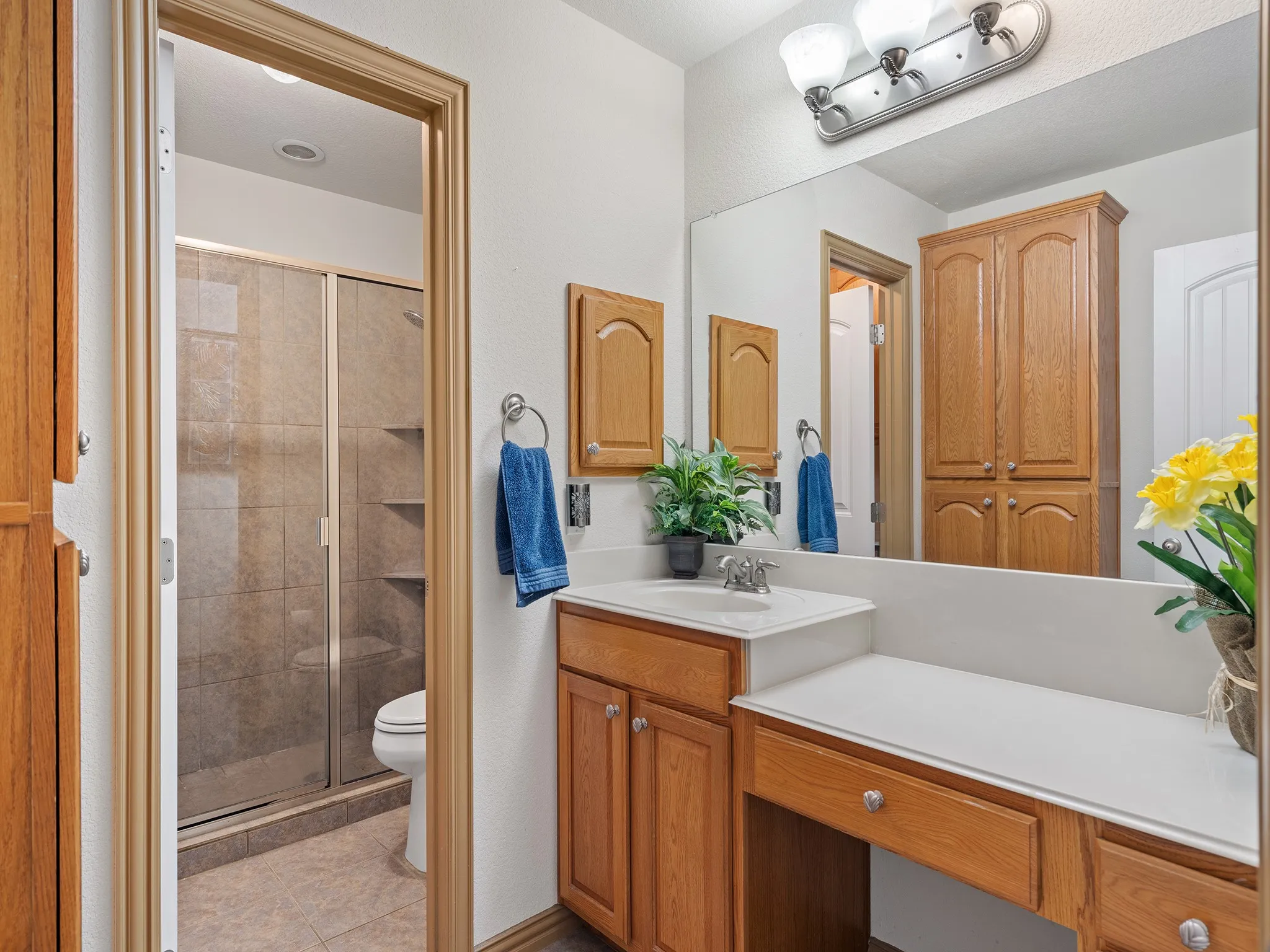 Single Family Residence For Sale in Hunt County , 1009 Ethan Drive, Greenville, Texas 75402, 4 Bedroom, 3 Bathroom, 3 Garage spaces, 2,410 Sqft, built in 2008, mls#21324873, Real Estate Agent in Greenville, Homes For Sale in Hunt county, Homes For Sale in Greenville, Realtor in Greenville Texas, Real Estate Brokerage Independent Realty Texas, Luminita Cordes Realtor