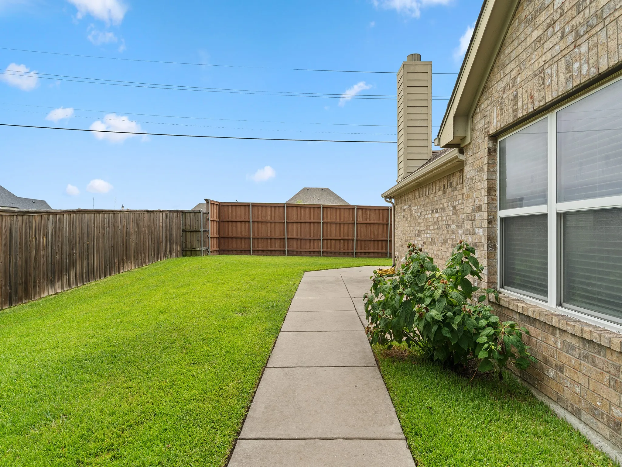 Single Family Residence For Sale in Hunt County , 1009 Ethan Drive, Greenville, Texas 75402, 4 Bedroom, 3 Bathroom, 3 Garage spaces, 2,410 Sqft, built in 2008, mls#21324873, Real Estate Agent in Greenville, Homes For Sale in Hunt county, Homes For Sale in Greenville, Realtor in Greenville Texas, Real Estate Brokerage Independent Realty Texas, Luminita Cordes Realtor