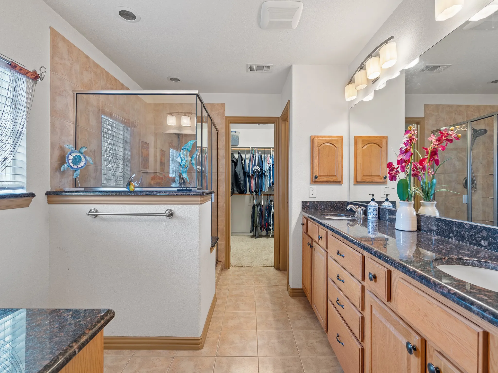 Single Family Residence For Sale in Hunt County , 1009 Ethan Drive, Greenville, Texas 75402, 4 Bedroom, 3 Bathroom, 3 Garage spaces, 2,410 Sqft, built in 2008, mls#21324873, Real Estate Agent in Greenville, Homes For Sale in Hunt county, Homes For Sale in Greenville, Realtor in Greenville Texas, Real Estate Brokerage Independent Realty Texas, Luminita Cordes Realtor