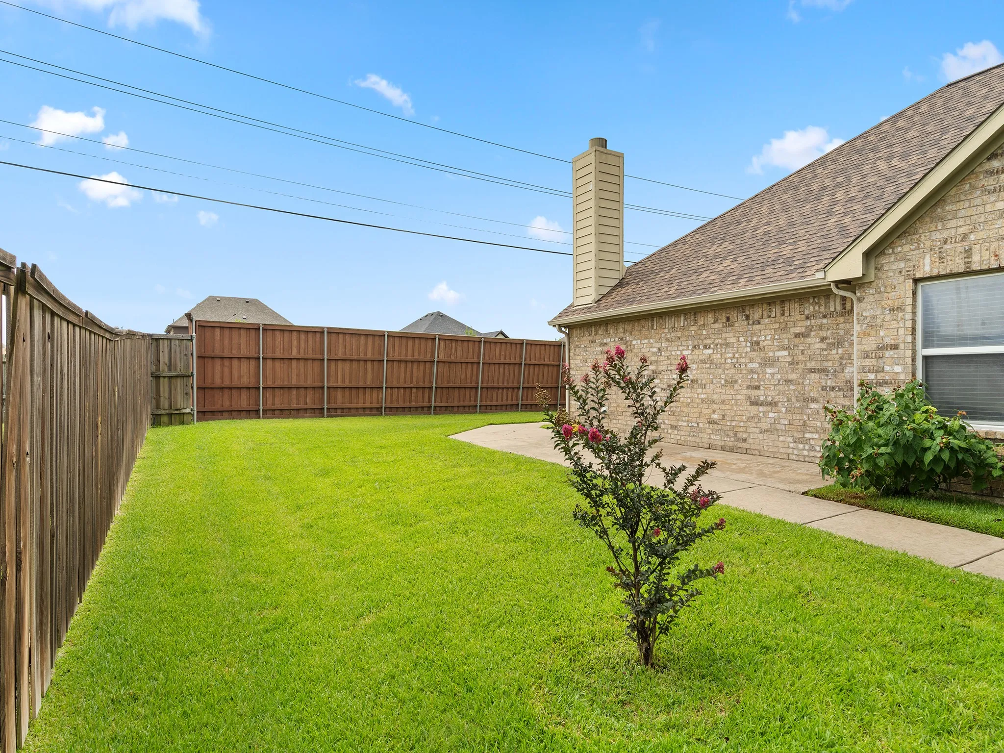Single Family Residence For Sale in Hunt County , 1009 Ethan Drive, Greenville, Texas 75402, 4 Bedroom, 3 Bathroom, 3 Garage spaces, 2,410 Sqft, built in 2008, mls#21324873, Real Estate Agent in Greenville, Homes For Sale in Hunt county, Homes For Sale in Greenville, Realtor in Greenville Texas, Real Estate Brokerage Independent Realty Texas, Luminita Cordes Realtor