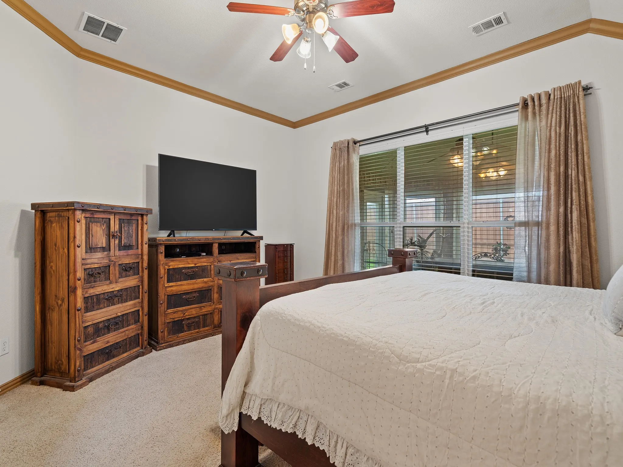 Single Family Residence For Sale in Hunt County , 1009 Ethan Drive, Greenville, Texas 75402, 4 Bedroom, 3 Bathroom, 3 Garage spaces, 2,410 Sqft, built in 2008, mls#21324873, Real Estate Agent in Greenville, Homes For Sale in Hunt county, Homes For Sale in Greenville, Realtor in Greenville Texas, Real Estate Brokerage Independent Realty Texas, Luminita Cordes Realtor
