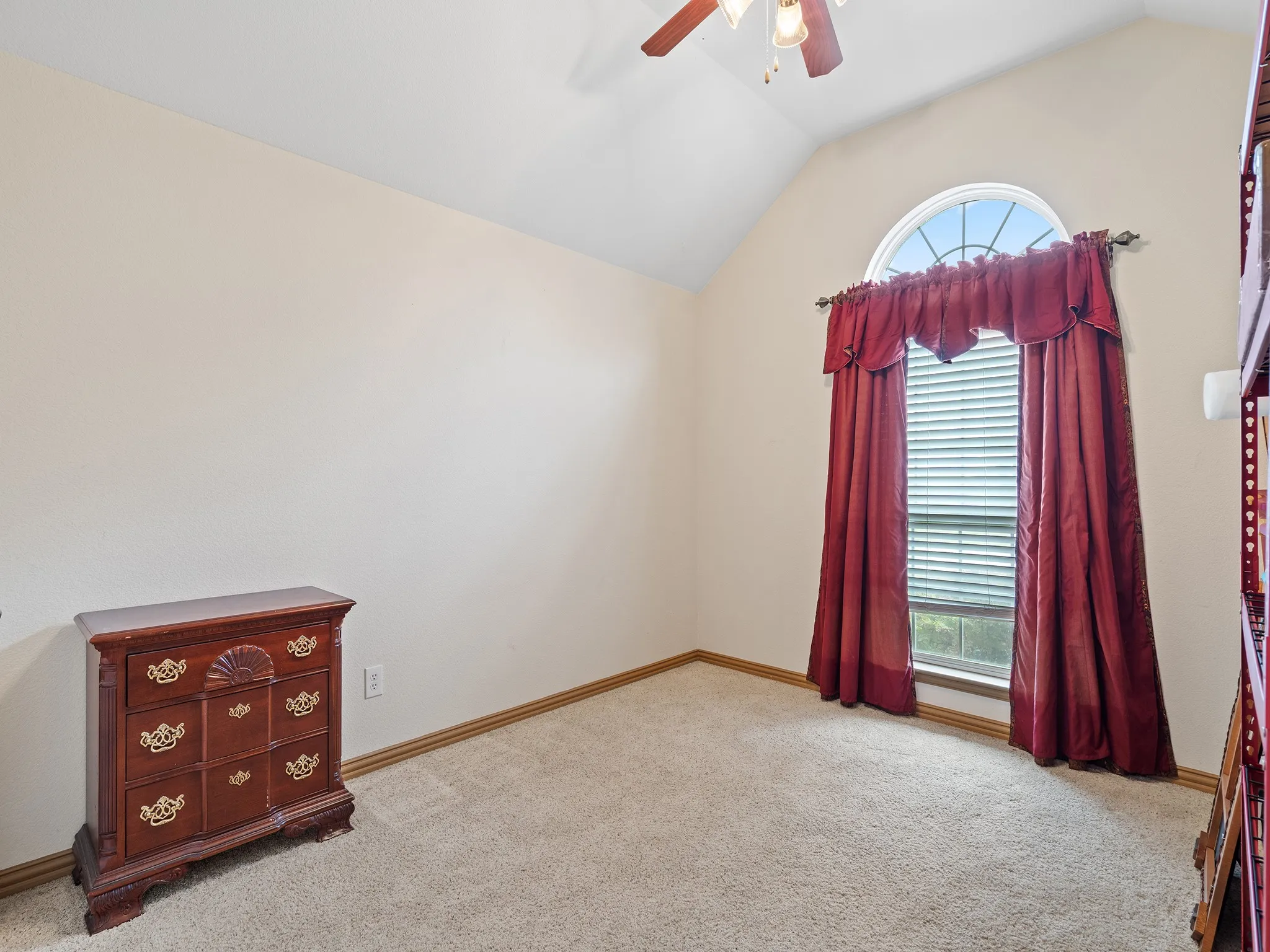 Single Family Residence For Sale in Hunt County , 1009 Ethan Drive, Greenville, Texas 75402, 4 Bedroom, 3 Bathroom, 3 Garage spaces, 2,410 Sqft, built in 2008, mls#21324873, Real Estate Agent in Greenville, Homes For Sale in Hunt county, Homes For Sale in Greenville, Realtor in Greenville Texas, Real Estate Brokerage Independent Realty Texas, Luminita Cordes Realtor