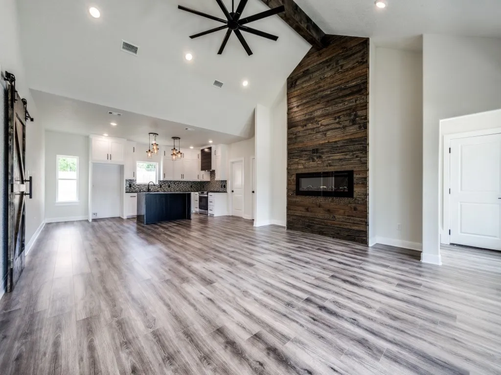 Single Family Residence For Sale in Wise County , 204 W Collins, Decatur, Texas 76234, 3 Bedroom, 2 Bathroom, 2 Garage spaces, 1,760 Sqft, built in 2025, mls#21326271, Real Estate Agent in Decatur, Homes For Sale in Wise county, Homes For Sale in Decatur, Realtor in Decatur Texas, Real Estate Brokerage Independent Realty Texas, Luminita Cordes Realtor