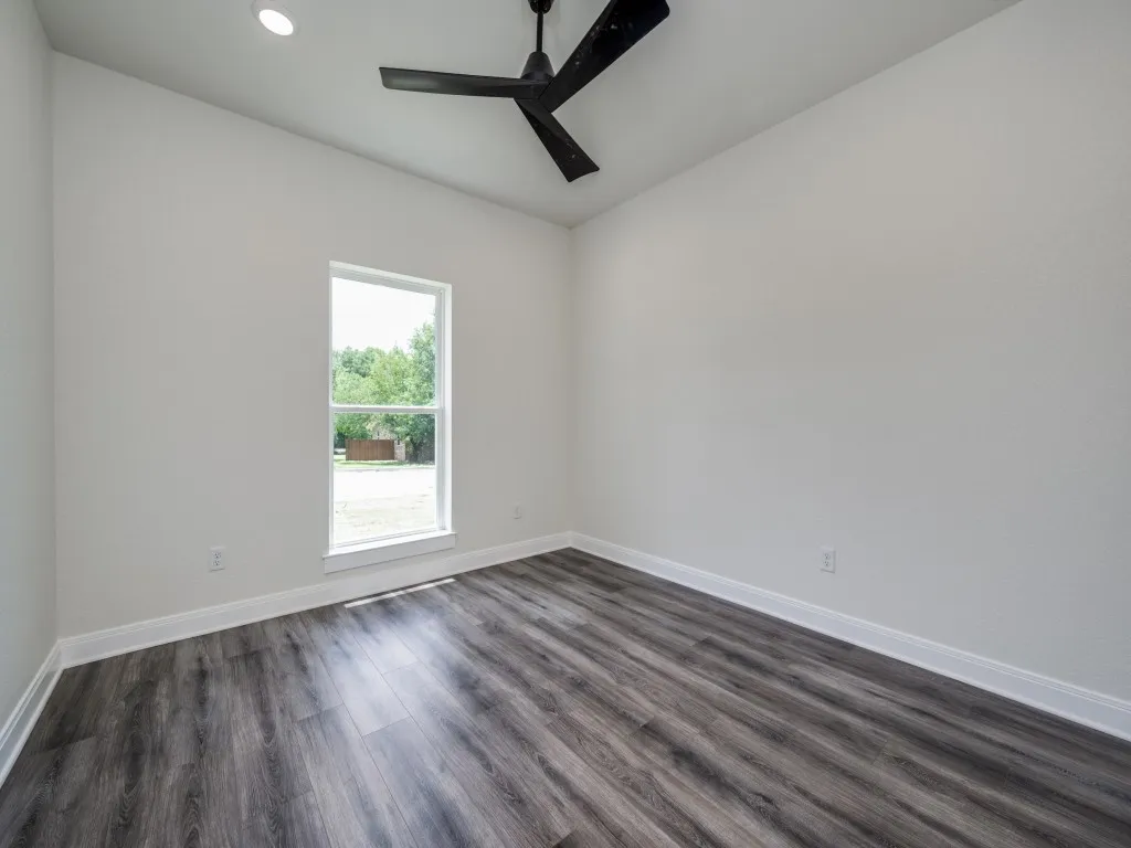 Single Family Residence For Sale in Wise County , 204 W Collins, Decatur, Texas 76234, 3 Bedroom, 2 Bathroom, 2 Garage spaces, 1,760 Sqft, built in 2025, mls#21326271, Real Estate Agent in Decatur, Homes For Sale in Wise county, Homes For Sale in Decatur, Realtor in Decatur Texas, Real Estate Brokerage Independent Realty Texas, Luminita Cordes Realtor