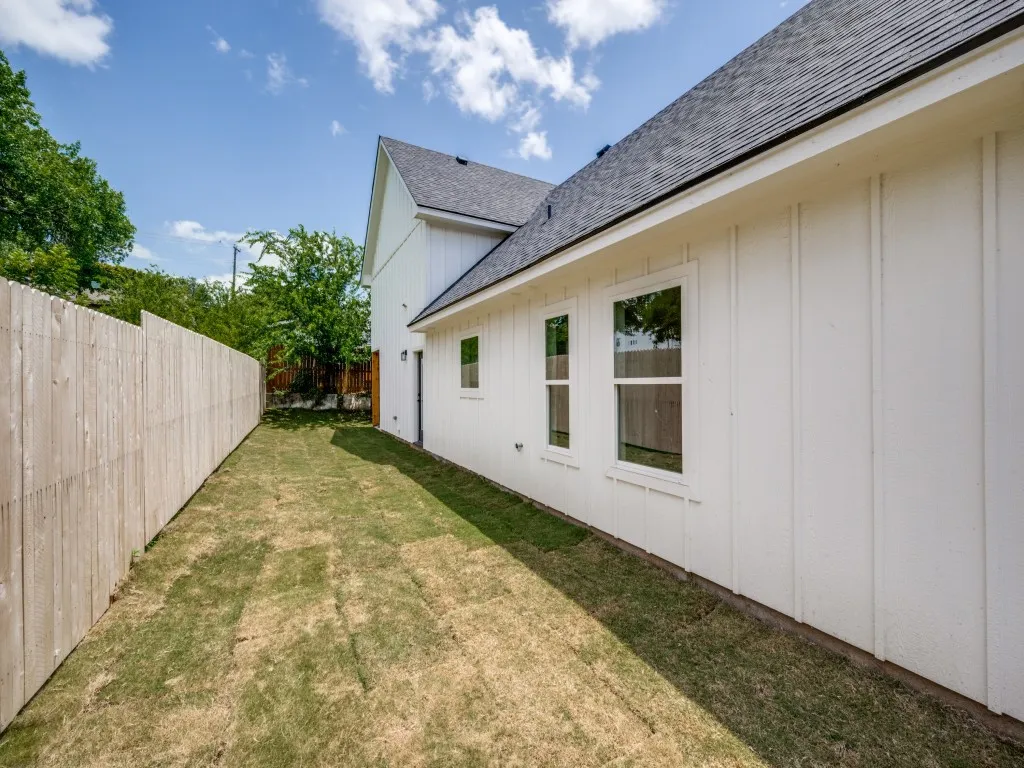 Single Family Residence For Sale in Wise County , 204 W Collins, Decatur, Texas 76234, 3 Bedroom, 2 Bathroom, 2 Garage spaces, 1,760 Sqft, built in 2025, mls#21326271, Real Estate Agent in Decatur, Homes For Sale in Wise county, Homes For Sale in Decatur, Realtor in Decatur Texas, Real Estate Brokerage Independent Realty Texas, Luminita Cordes Realtor