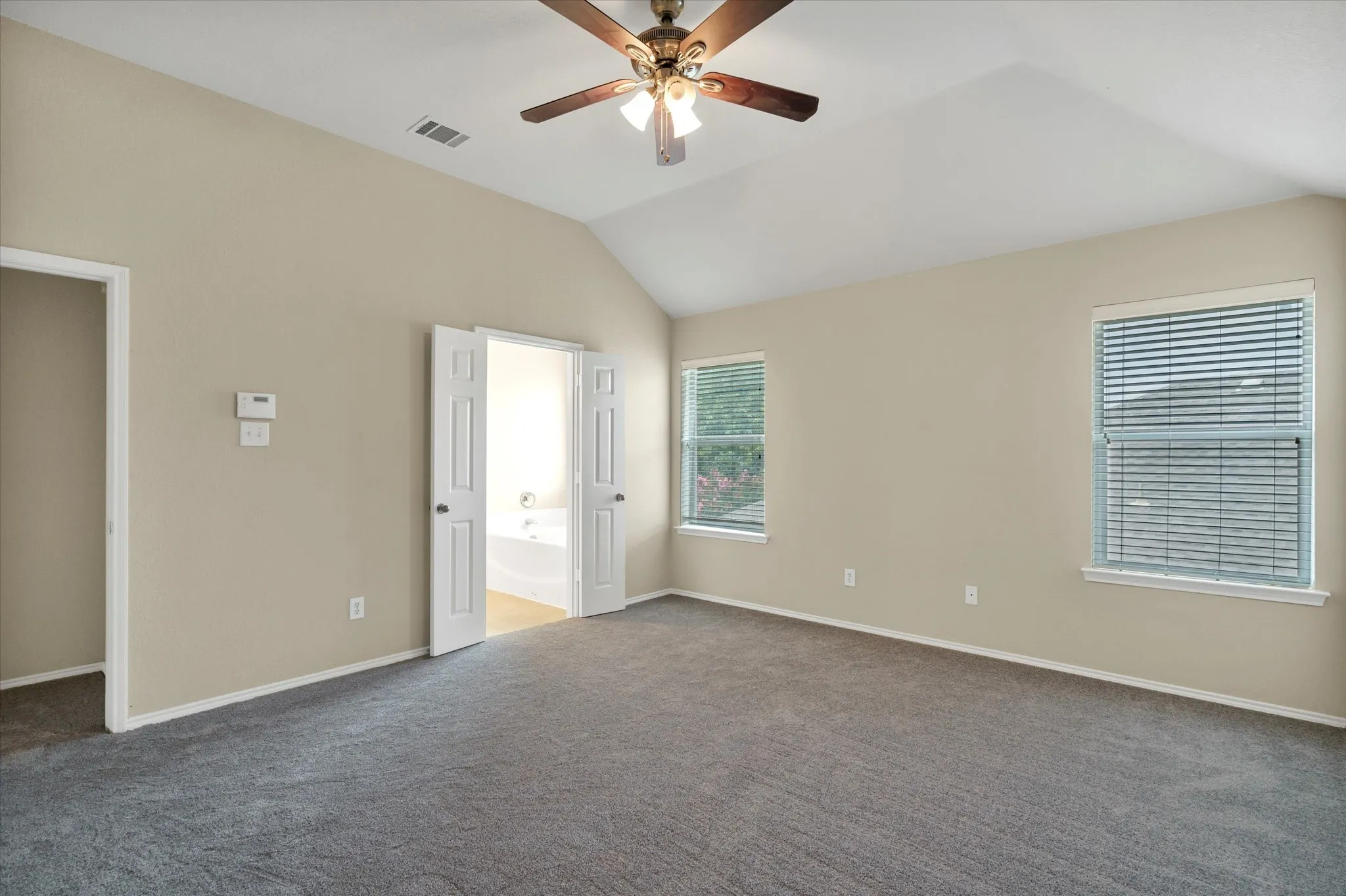 Single Family Residence For Rent in Tarrant County , 4402 Emerald Leaf Drive, Mansfield, Texas 76063, 4 Bedroom, 3 Bathroom, 2 Garage spaces, 2,596 Sqft, built in 2006, mls#21326293, Real Estate Agent in Mansfield, Homes For Rent in Tarrant county, Homes For Rent in Mansfield, Realtor in Mansfield Texas, Real Estate Brokerage Independent Realty Texas, Luminita Cordes Realtor