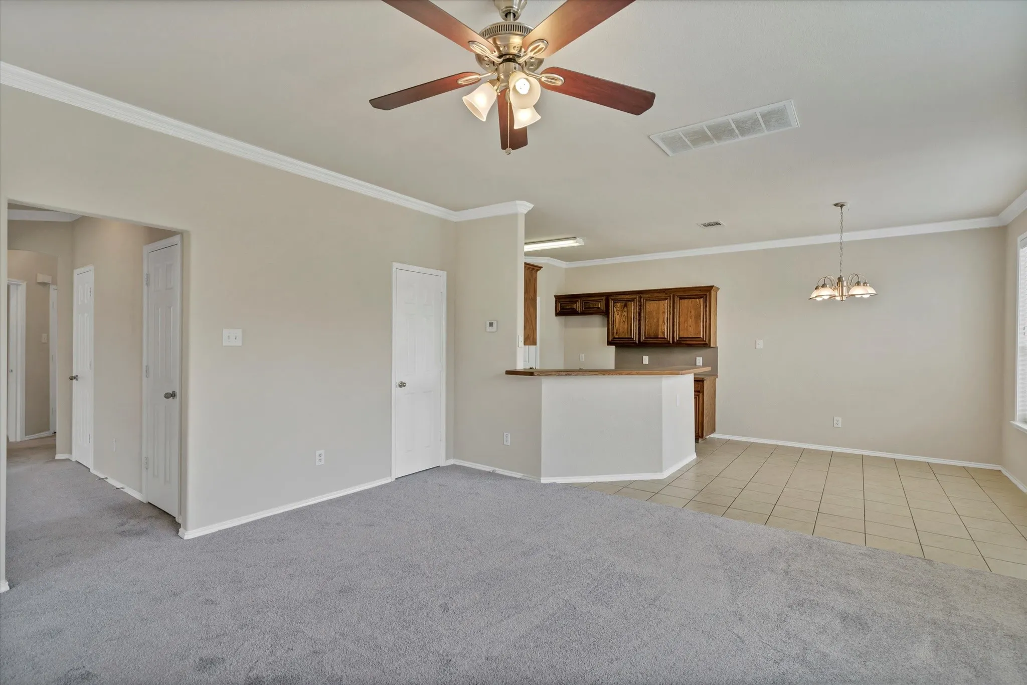 Single Family Residence For Rent in Tarrant County , 4402 Emerald Leaf Drive, Mansfield, Texas 76063, 4 Bedroom, 3 Bathroom, 2 Garage spaces, 2,596 Sqft, built in 2006, mls#21326293, Real Estate Agent in Mansfield, Homes For Rent in Tarrant county, Homes For Rent in Mansfield, Realtor in Mansfield Texas, Real Estate Brokerage Independent Realty Texas, Luminita Cordes Realtor