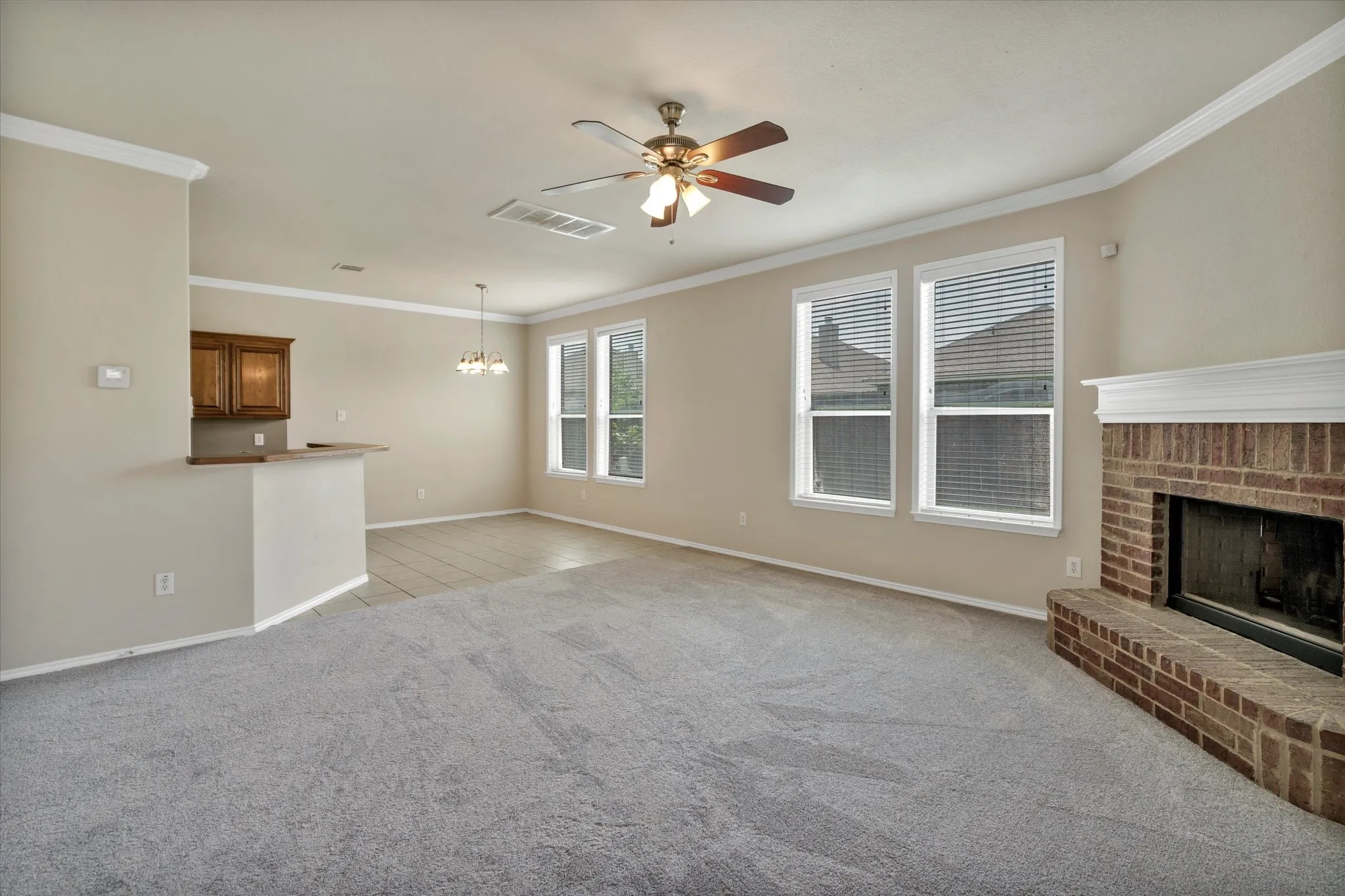 Single Family Residence For Rent in Tarrant County , 4402 Emerald Leaf Drive, Mansfield, Texas 76063, 4 Bedroom, 3 Bathroom, 2 Garage spaces, 2,596 Sqft, built in 2006, mls#21326293, Real Estate Agent in Mansfield, Homes For Rent in Tarrant county, Homes For Rent in Mansfield, Realtor in Mansfield Texas, Real Estate Brokerage Independent Realty Texas, Luminita Cordes Realtor