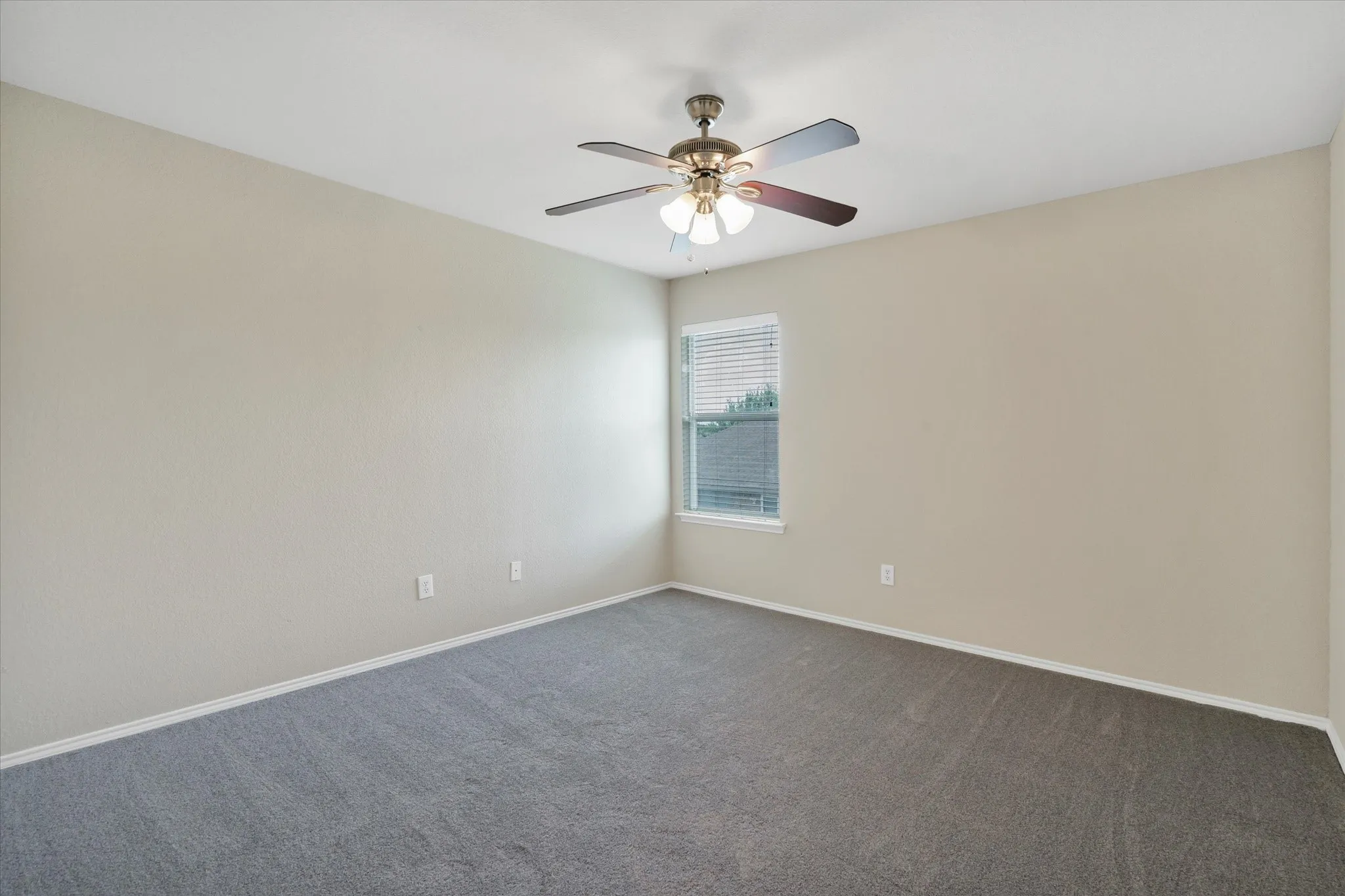 Single Family Residence For Rent in Tarrant County , 4402 Emerald Leaf Drive, Mansfield, Texas 76063, 4 Bedroom, 3 Bathroom, 2 Garage spaces, 2,596 Sqft, built in 2006, mls#21326293, Real Estate Agent in Mansfield, Homes For Rent in Tarrant county, Homes For Rent in Mansfield, Realtor in Mansfield Texas, Real Estate Brokerage Independent Realty Texas, Luminita Cordes Realtor