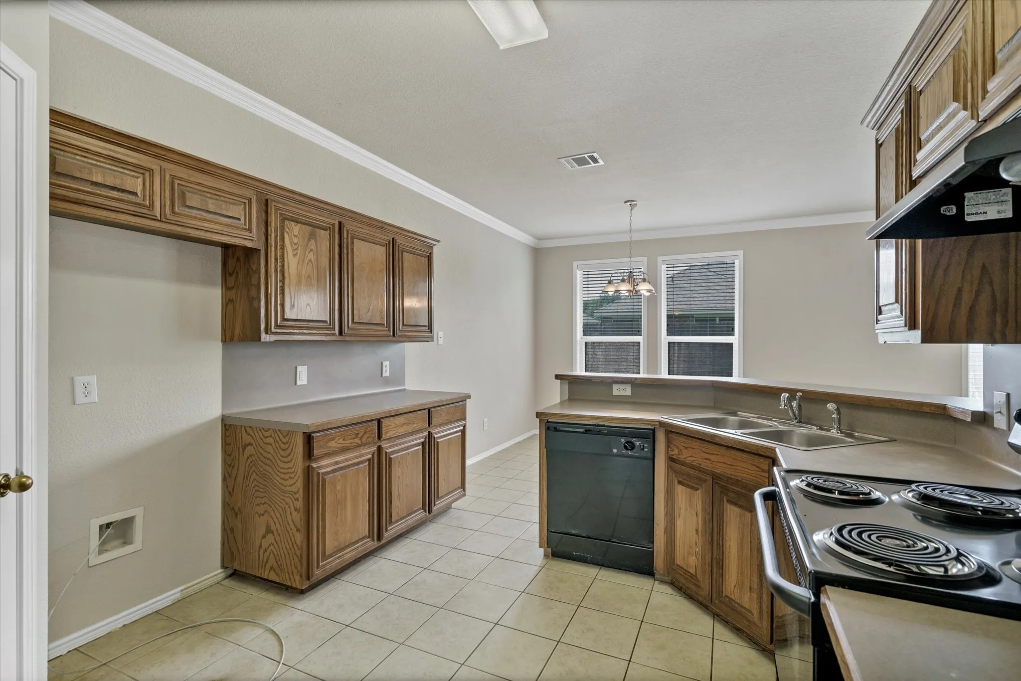 Single Family Residence For Rent in Tarrant County , 4402 Emerald Leaf Drive, Mansfield, Texas 76063, 4 Bedroom, 3 Bathroom, 2 Garage spaces, 2,596 Sqft, built in 2006, mls#21326293, Real Estate Agent in Mansfield, Homes For Rent in Tarrant county, Homes For Rent in Mansfield, Realtor in Mansfield Texas, Real Estate Brokerage Independent Realty Texas, Luminita Cordes Realtor