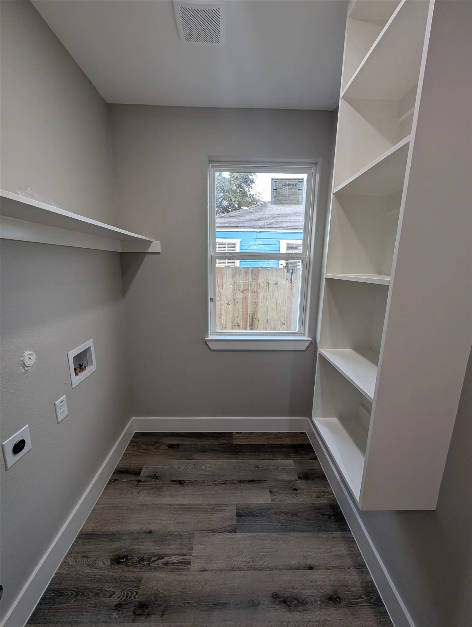 Single Family Residence For Sale in Dallas County , 2631 Burger Avenue, Dallas, Texas 75215, 3 Bedroom, 2 Bathroom, 1 Garage spaces, 1,437 Sqft, built in 2025, mls#21326288, Real Estate Agent in Dallas, Homes For Sale in Dallas county, Homes For Sale in Dallas, Realtor in Dallas Texas, Real Estate Brokerage Independent Realty Texas, Luminita Cordes Realtor