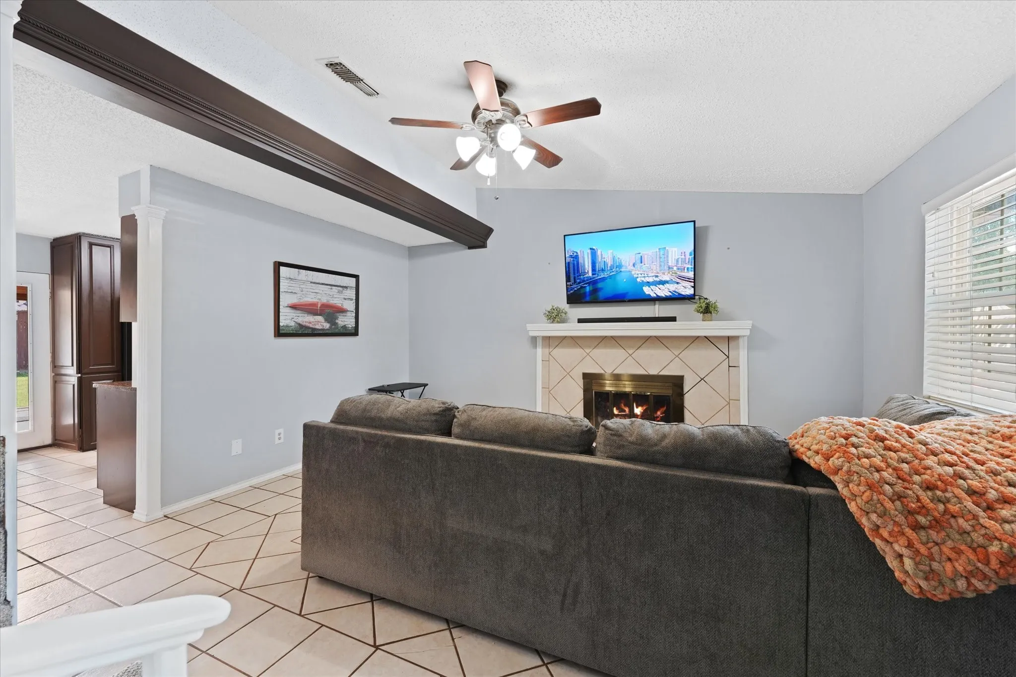 Single Family Residence For Sale in Denton County , 5431 Kings Manor Drive, Lake Dallas, Texas 75065, 4 Bedroom, 2 Bathroom, 2 Garage spaces, 1,305 Sqft, built in 1976, mls#21323037, Real Estate Agent in Lake Dallas, Homes For Sale in Denton county, Homes For Sale in Lake Dallas, Realtor in Lake Dallas Texas, Real Estate Brokerage Independent Realty Texas, Luminita Cordes Realtor