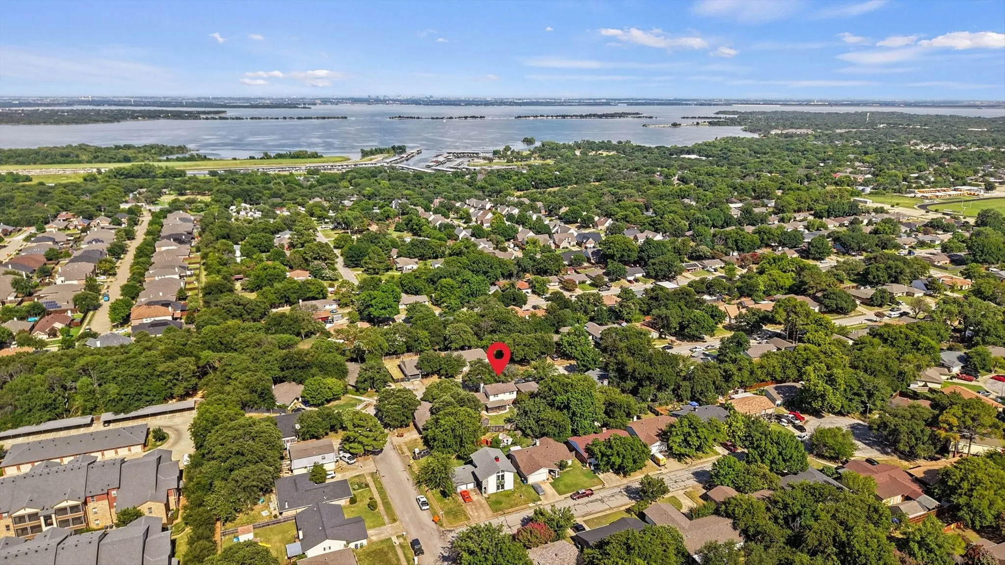 Single Family Residence For Sale in Denton County , 5431 Kings Manor Drive, Lake Dallas, Texas 75065, 4 Bedroom, 2 Bathroom, 2 Garage spaces, 1,305 Sqft, built in 1976, mls#21323037, Real Estate Agent in Lake Dallas, Homes For Sale in Denton county, Homes For Sale in Lake Dallas, Realtor in Lake Dallas Texas, Real Estate Brokerage Independent Realty Texas, Luminita Cordes Realtor
