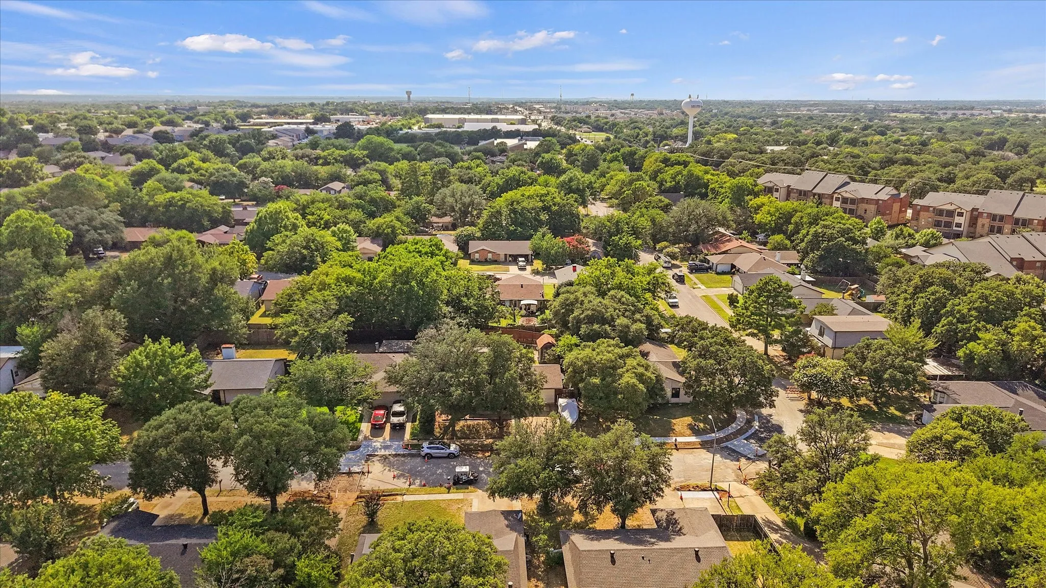 Single Family Residence For Sale in Denton County , 5431 Kings Manor Drive, Lake Dallas, Texas 75065, 4 Bedroom, 2 Bathroom, 2 Garage spaces, 1,305 Sqft, built in 1976, mls#21323037, Real Estate Agent in Lake Dallas, Homes For Sale in Denton county, Homes For Sale in Lake Dallas, Realtor in Lake Dallas Texas, Real Estate Brokerage Independent Realty Texas, Luminita Cordes Realtor