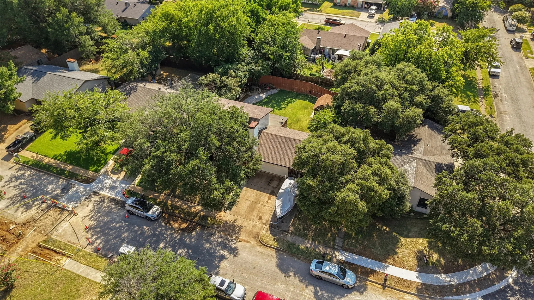 Single Family Residence For Sale in Denton County , 5431 Kings Manor Drive, Lake Dallas, Texas 75065, 4 Bedroom, 2 Bathroom, 2 Garage spaces, 1,305 Sqft, built in 1976, mls#21323037, Real Estate Agent in Lake Dallas, Homes For Sale in Denton county, Homes For Sale in Lake Dallas, Realtor in Lake Dallas Texas, Real Estate Brokerage Independent Realty Texas, Luminita Cordes Realtor