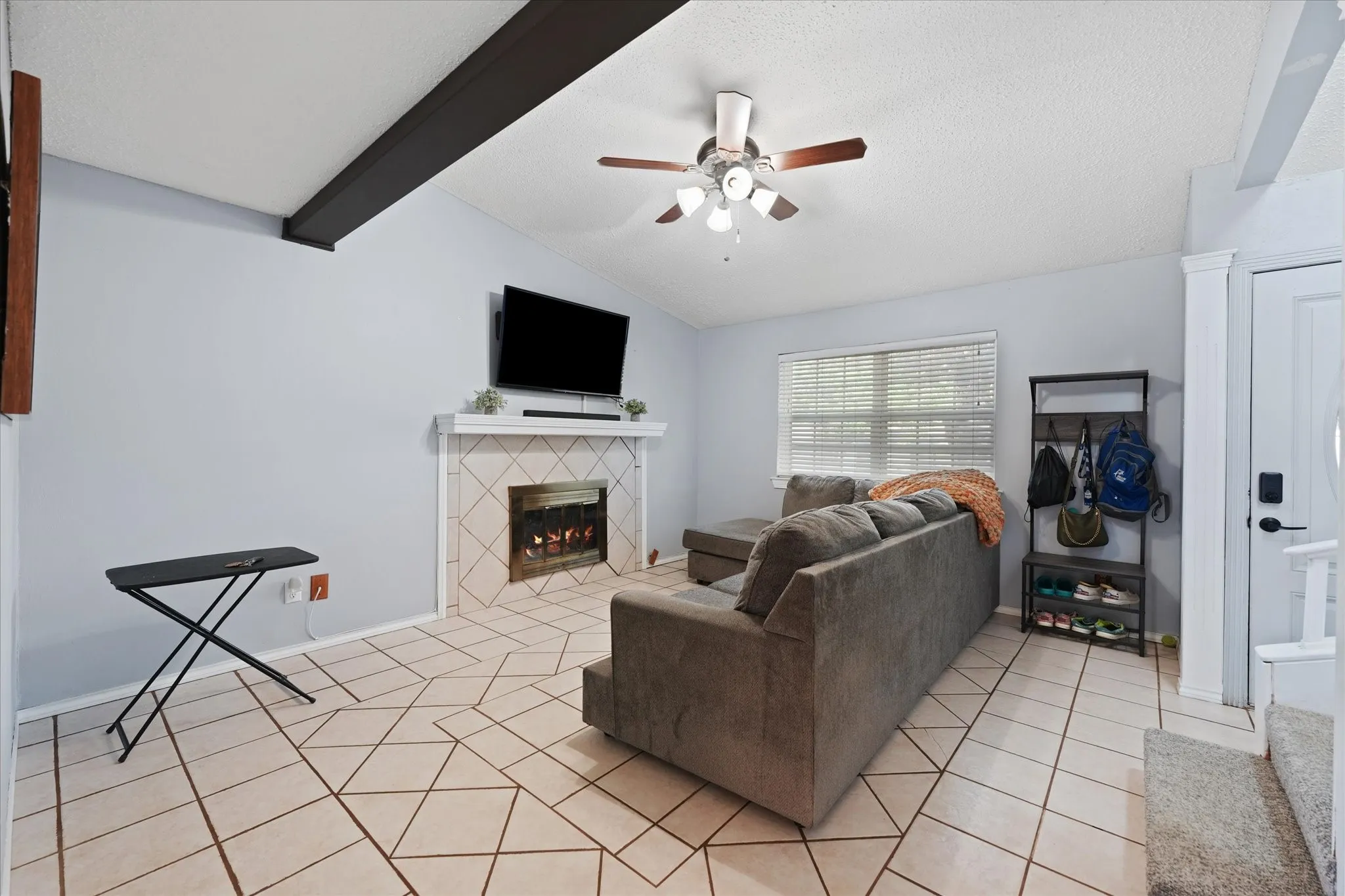 Single Family Residence For Sale in Denton County , 5431 Kings Manor Drive, Lake Dallas, Texas 75065, 4 Bedroom, 2 Bathroom, 2 Garage spaces, 1,305 Sqft, built in 1976, mls#21323037, Real Estate Agent in Lake Dallas, Homes For Sale in Denton county, Homes For Sale in Lake Dallas, Realtor in Lake Dallas Texas, Real Estate Brokerage Independent Realty Texas, Luminita Cordes Realtor