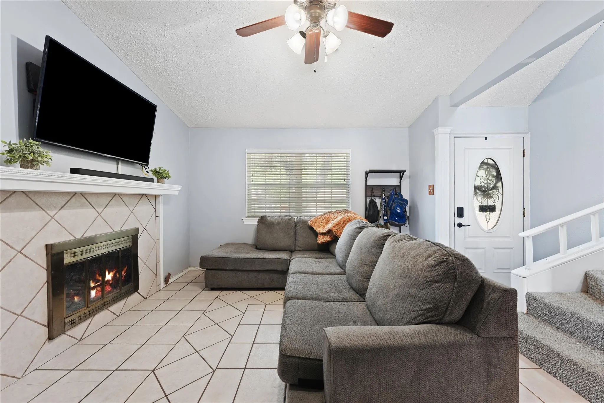 Single Family Residence For Sale in Denton County , 5431 Kings Manor Drive, Lake Dallas, Texas 75065, 4 Bedroom, 2 Bathroom, 2 Garage spaces, 1,305 Sqft, built in 1976, mls#21323037, Real Estate Agent in Lake Dallas, Homes For Sale in Denton county, Homes For Sale in Lake Dallas, Realtor in Lake Dallas Texas, Real Estate Brokerage Independent Realty Texas, Luminita Cordes Realtor