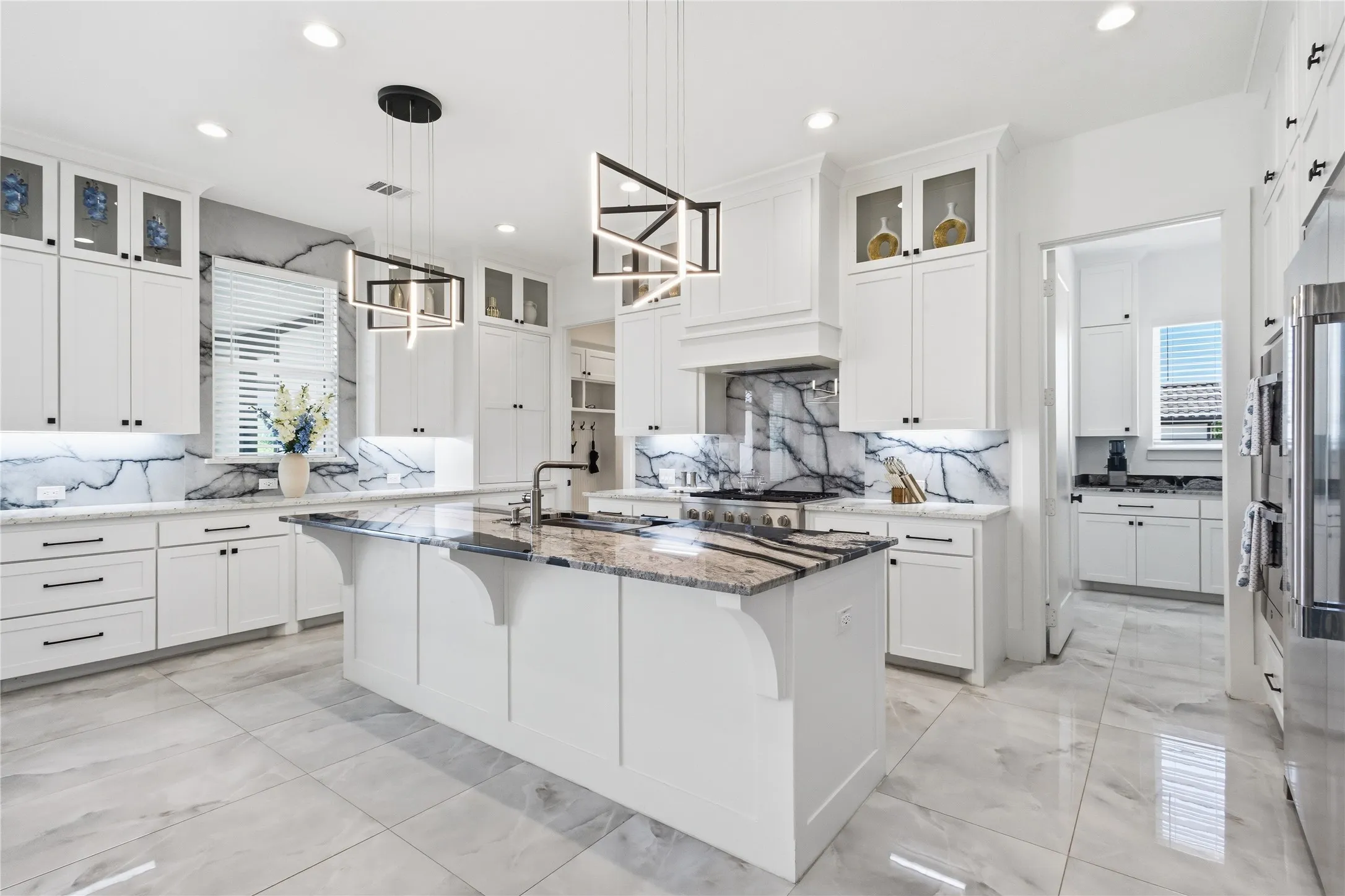Single Family Residence For Sale in Denton County , 7381 Mesquite Ridge, Sanger, Texas 76266, 6 Bedroom, 5 Bathroom, Garage spaces, 4,404 Sqft, built in 2024, mls#21325646, Real Estate Agent in Sanger, Homes For Sale in Denton county, Homes For Sale in Sanger, Realtor in Sanger Texas, Real Estate Brokerage Independent Realty Texas, Luminita Cordes Realtor