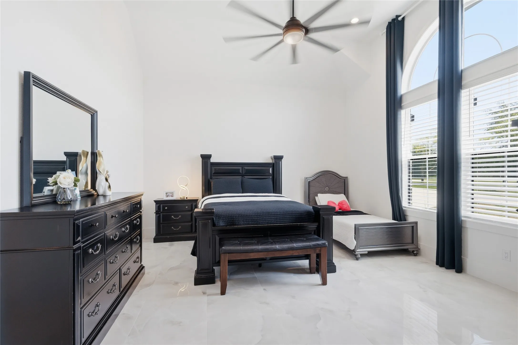 Single Family Residence For Sale in Denton County , 7381 Mesquite Ridge, Sanger, Texas 76266, 6 Bedroom, 5 Bathroom, Garage spaces, 4,404 Sqft, built in 2024, mls#21325646, Real Estate Agent in Sanger, Homes For Sale in Denton county, Homes For Sale in Sanger, Realtor in Sanger Texas, Real Estate Brokerage Independent Realty Texas, Luminita Cordes Realtor