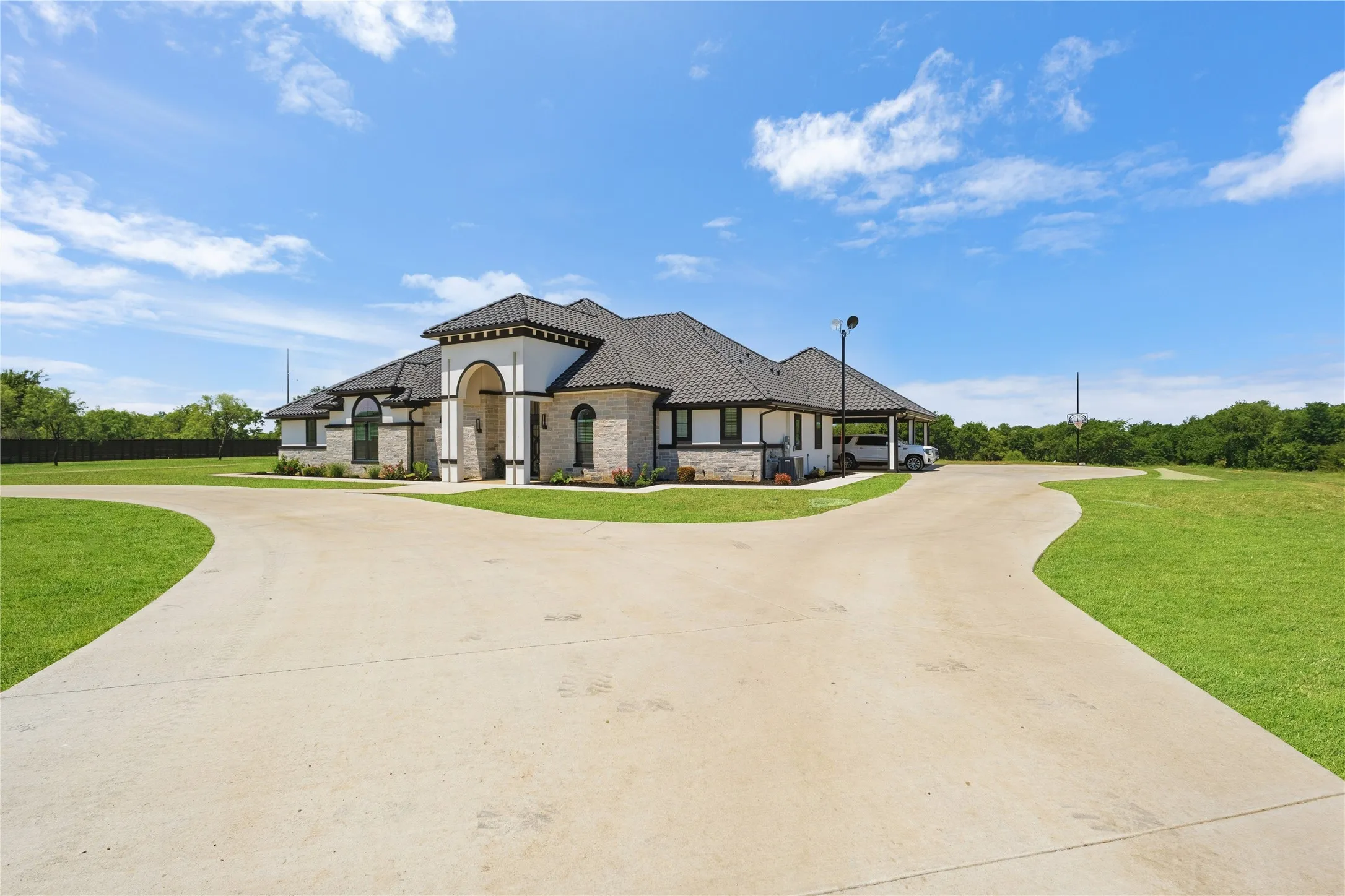 Single Family Residence For Sale in Denton County , 7381 Mesquite Ridge, Sanger, Texas 76266, 6 Bedroom, 5 Bathroom, Garage spaces, 4,404 Sqft, built in 2024, mls#21325646, Real Estate Agent in Sanger, Homes For Sale in Denton county, Homes For Sale in Sanger, Realtor in Sanger Texas, Real Estate Brokerage Independent Realty Texas, Luminita Cordes Realtor