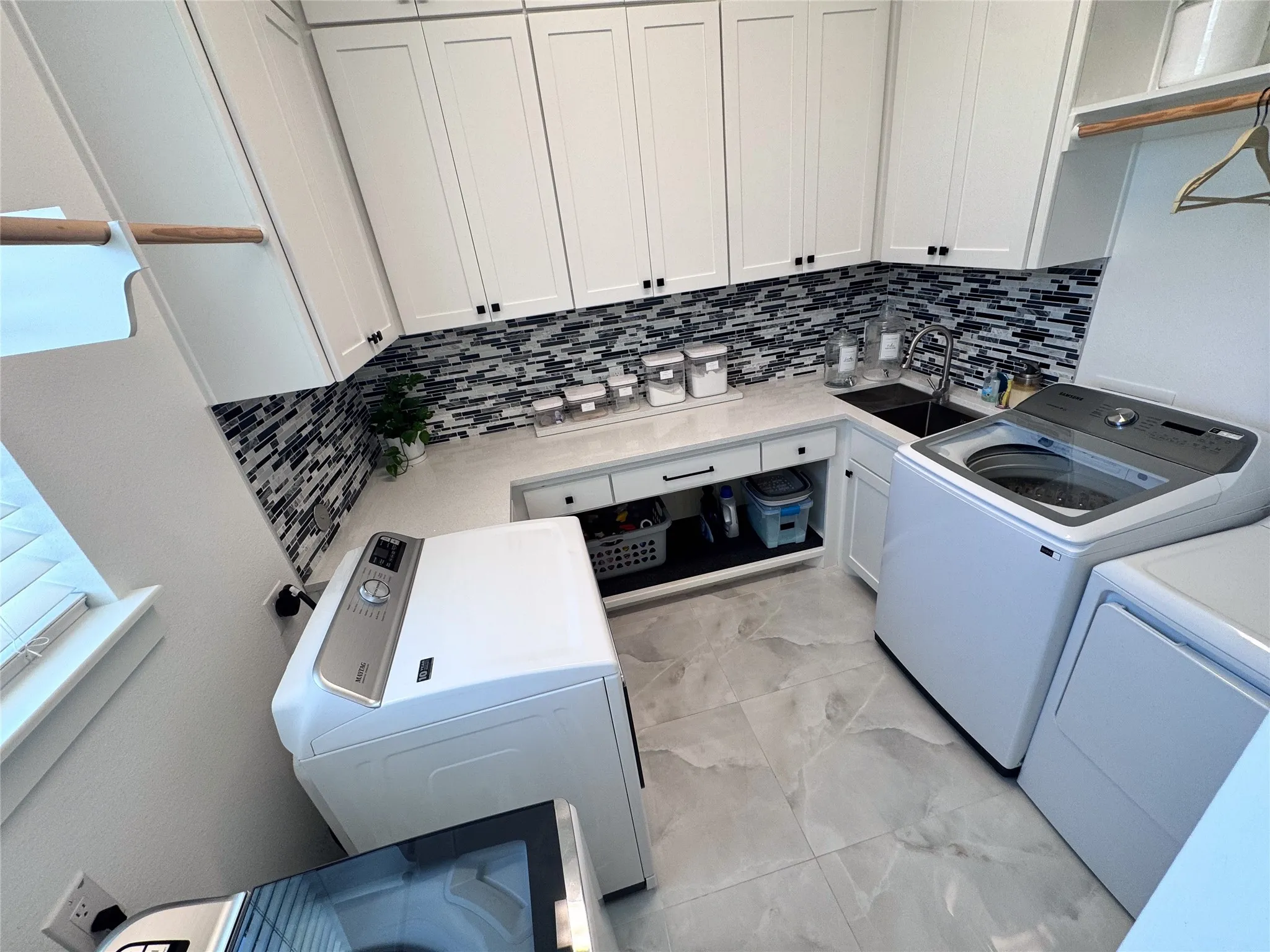 Single Family Residence For Sale in Denton County , 7381 Mesquite Ridge, Sanger, Texas 76266, 6 Bedroom, 5 Bathroom, Garage spaces, 4,404 Sqft, built in 2024, mls#21325646, Real Estate Agent in Sanger, Homes For Sale in Denton county, Homes For Sale in Sanger, Realtor in Sanger Texas, Real Estate Brokerage Independent Realty Texas, Luminita Cordes Realtor