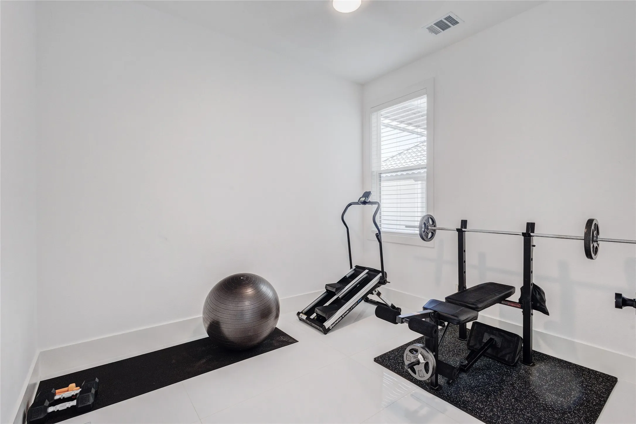 Single Family Residence For Sale in Denton County , 7381 Mesquite Ridge, Sanger, Texas 76266, 6 Bedroom, 5 Bathroom, Garage spaces, 4,404 Sqft, built in 2024, mls#21325646, Real Estate Agent in Sanger, Homes For Sale in Denton county, Homes For Sale in Sanger, Realtor in Sanger Texas, Real Estate Brokerage Independent Realty Texas, Luminita Cordes Realtor