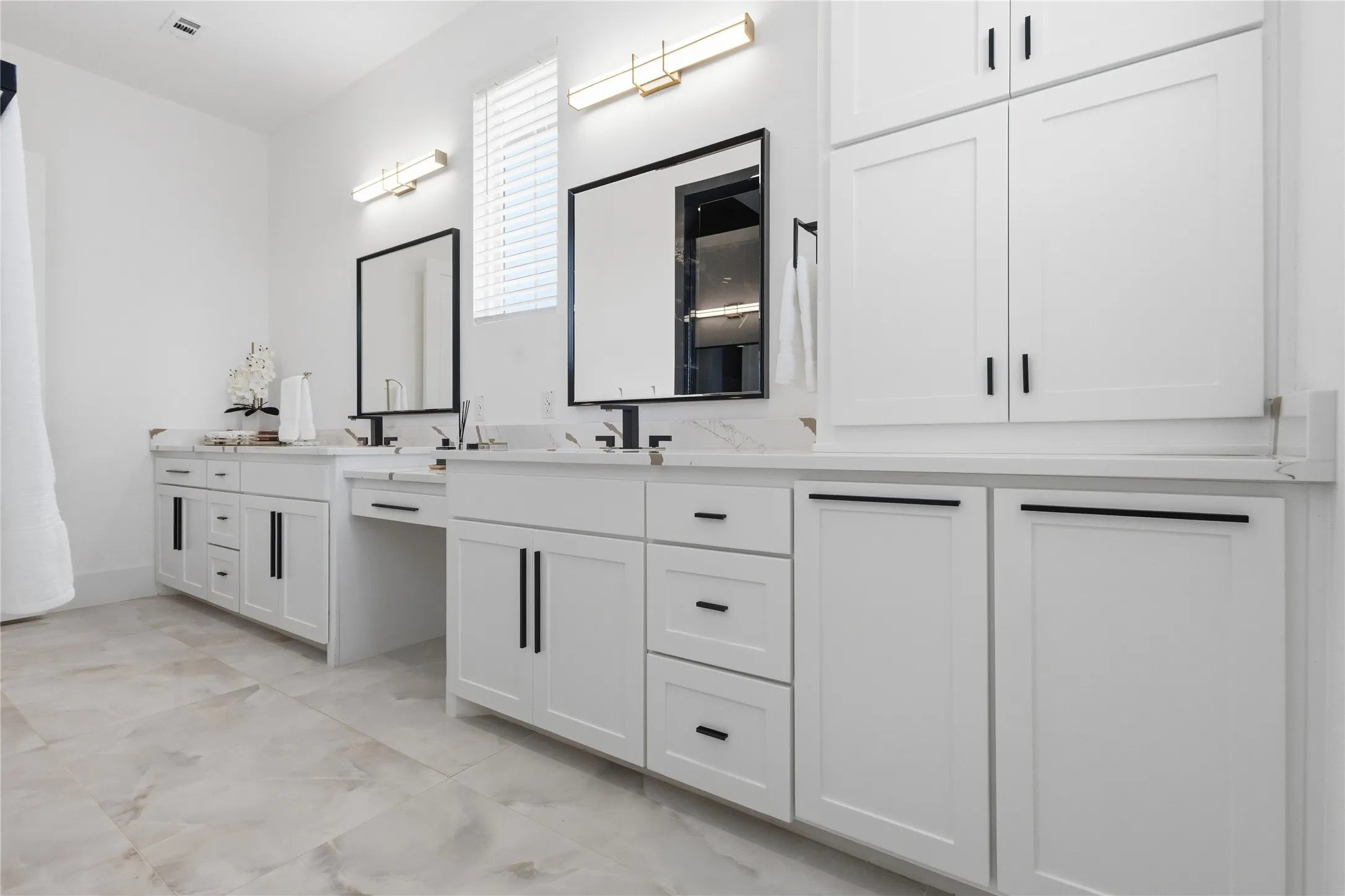 Single Family Residence For Sale in Denton County , 7381 Mesquite Ridge, Sanger, Texas 76266, 6 Bedroom, 5 Bathroom, Garage spaces, 4,404 Sqft, built in 2024, mls#21325646, Real Estate Agent in Sanger, Homes For Sale in Denton county, Homes For Sale in Sanger, Realtor in Sanger Texas, Real Estate Brokerage Independent Realty Texas, Luminita Cordes Realtor