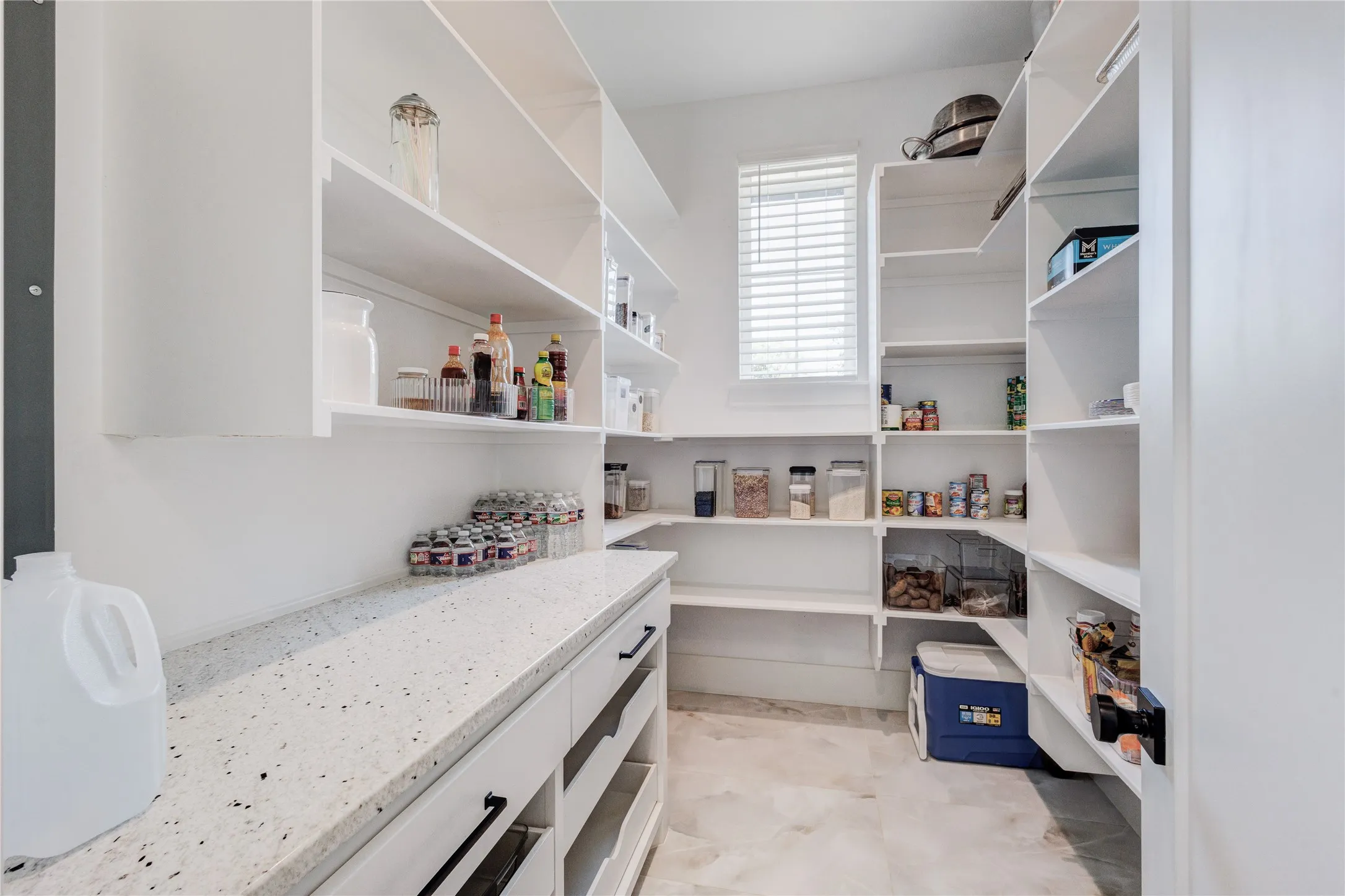Single Family Residence For Sale in Denton County , 7381 Mesquite Ridge, Sanger, Texas 76266, 6 Bedroom, 5 Bathroom, Garage spaces, 4,404 Sqft, built in 2024, mls#21325646, Real Estate Agent in Sanger, Homes For Sale in Denton county, Homes For Sale in Sanger, Realtor in Sanger Texas, Real Estate Brokerage Independent Realty Texas, Luminita Cordes Realtor