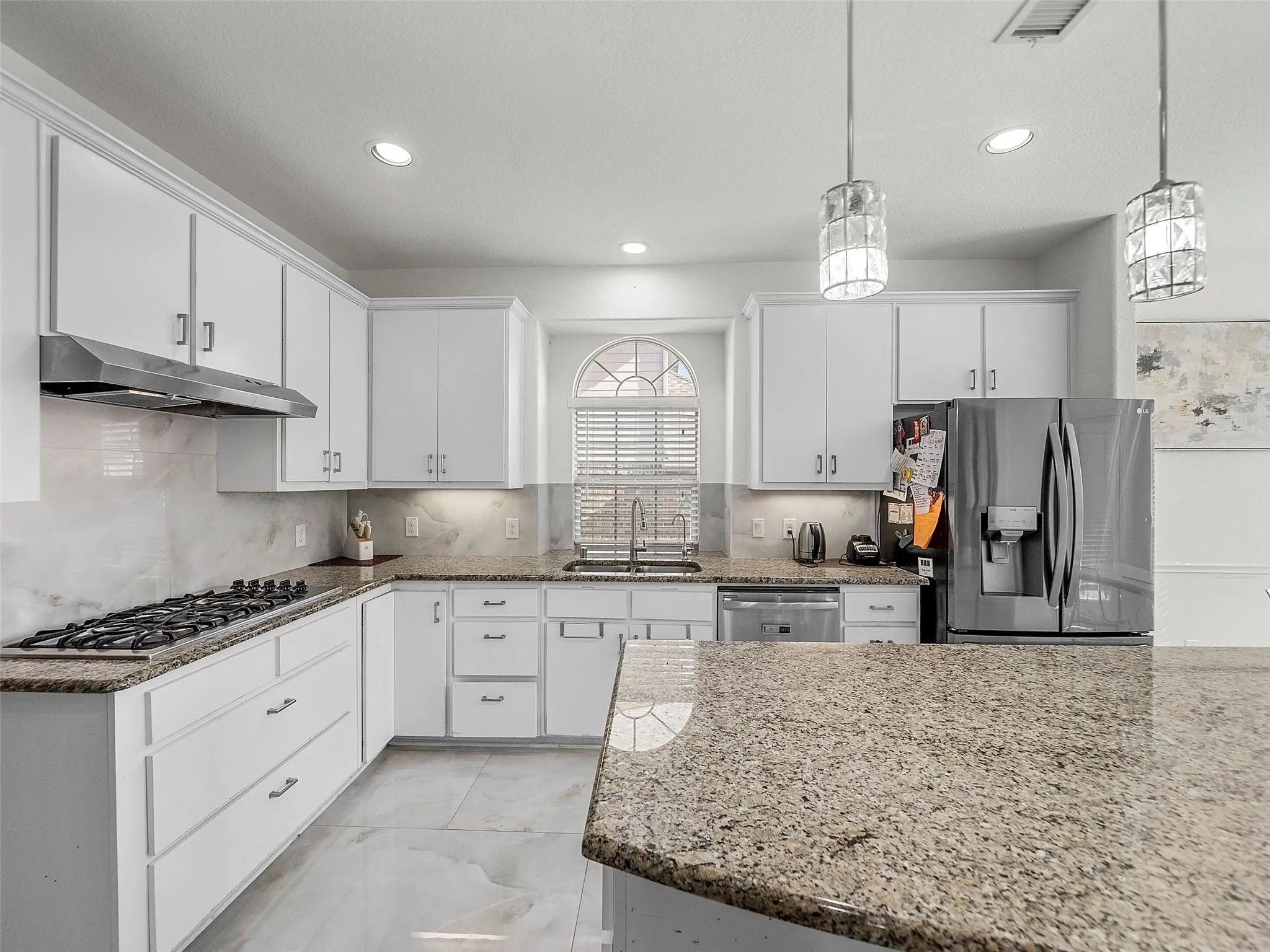 Single Family Residence For Sale in Collin County , 3608 N Hutch Drive, Plano, Texas 75074, 4 Bedroom, 4 Bathroom, 2 Garage spaces, 3,872 Sqft, built in 2013, mls#21326333, Real Estate Agent in Plano, Homes For Sale in Collin county, Homes For Sale in Plano, Realtor in Plano Texas, Real Estate Brokerage Independent Realty Texas, Luminita Cordes Realtor