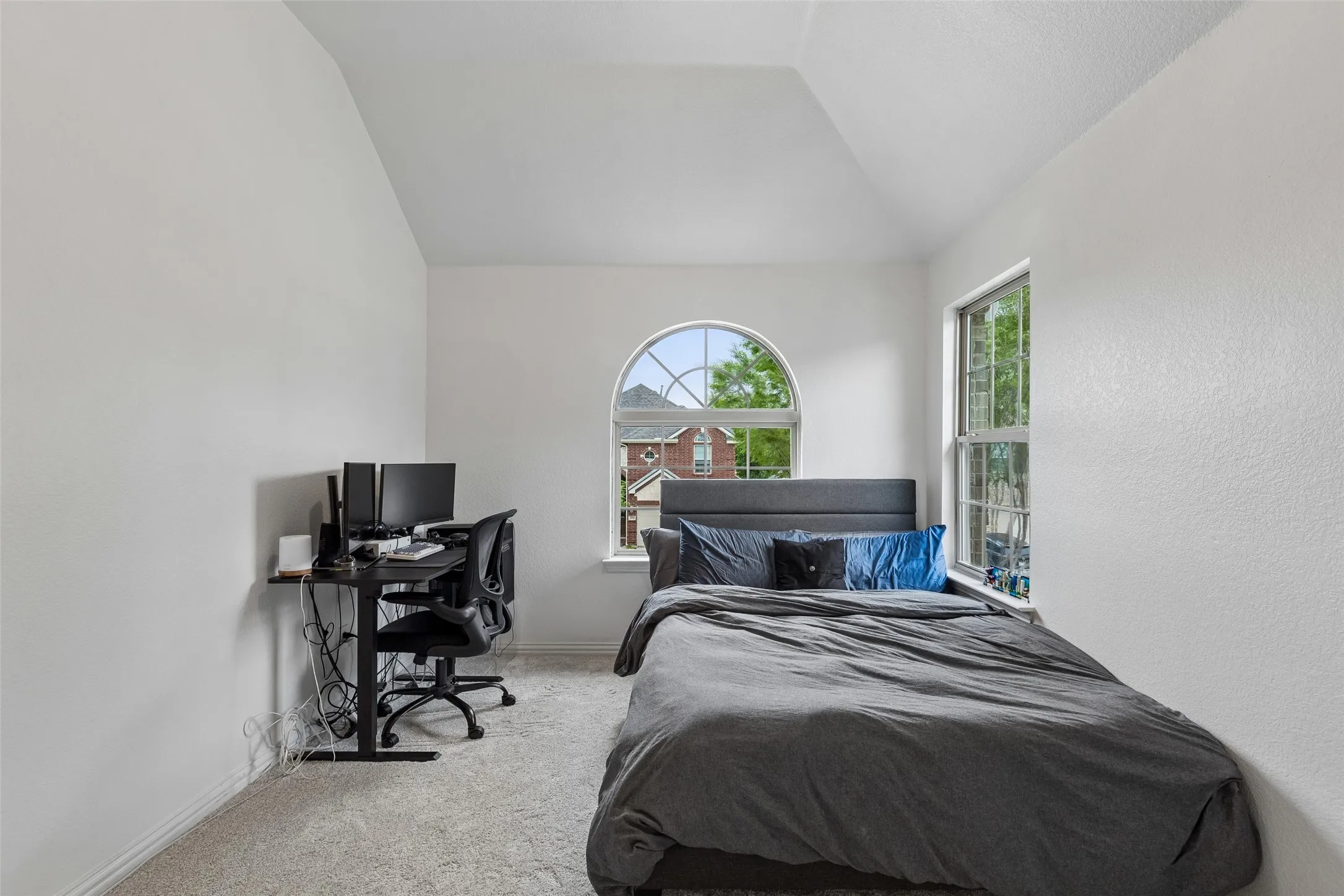 Single Family Residence For Sale in Denton County , 14217 Signal Hill Drive, Little Elm, Texas 75068, 5 Bedroom, 3 Bathroom, 2 Garage spaces, 2,853 Sqft, built in 2014, mls#21326242, Real Estate Agent in Little Elm, Homes For Sale in Denton county, Homes For Sale in Little Elm, Realtor in Little Elm Texas, Real Estate Brokerage Independent Realty Texas, Luminita Cordes Realtor