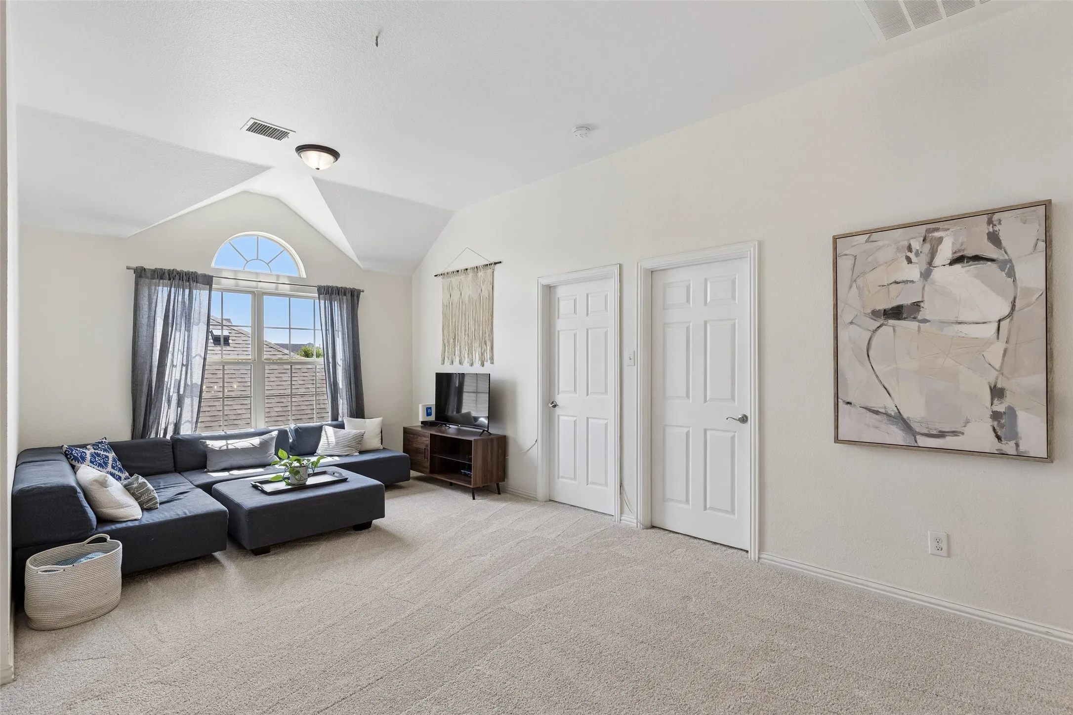 Single Family Residence For Sale in Denton County , 14217 Signal Hill Drive, Little Elm, Texas 75068, 5 Bedroom, 3 Bathroom, 2 Garage spaces, 2,853 Sqft, built in 2014, mls#21326242, Real Estate Agent in Little Elm, Homes For Sale in Denton county, Homes For Sale in Little Elm, Realtor in Little Elm Texas, Real Estate Brokerage Independent Realty Texas, Luminita Cordes Realtor