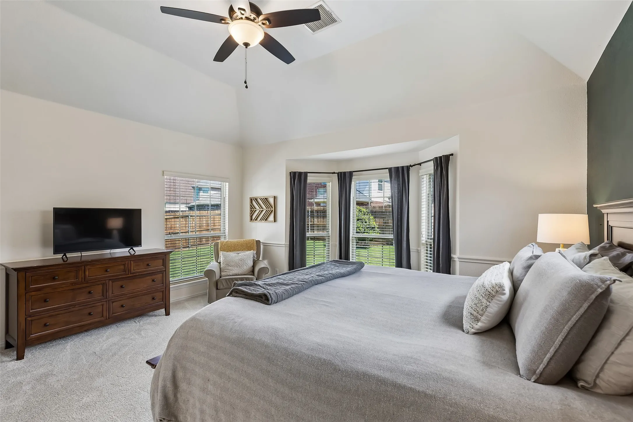 Single Family Residence For Sale in Denton County , 14217 Signal Hill Drive, Little Elm, Texas 75068, 5 Bedroom, 3 Bathroom, 2 Garage spaces, 2,853 Sqft, built in 2014, mls#21326242, Real Estate Agent in Little Elm, Homes For Sale in Denton county, Homes For Sale in Little Elm, Realtor in Little Elm Texas, Real Estate Brokerage Independent Realty Texas, Luminita Cordes Realtor