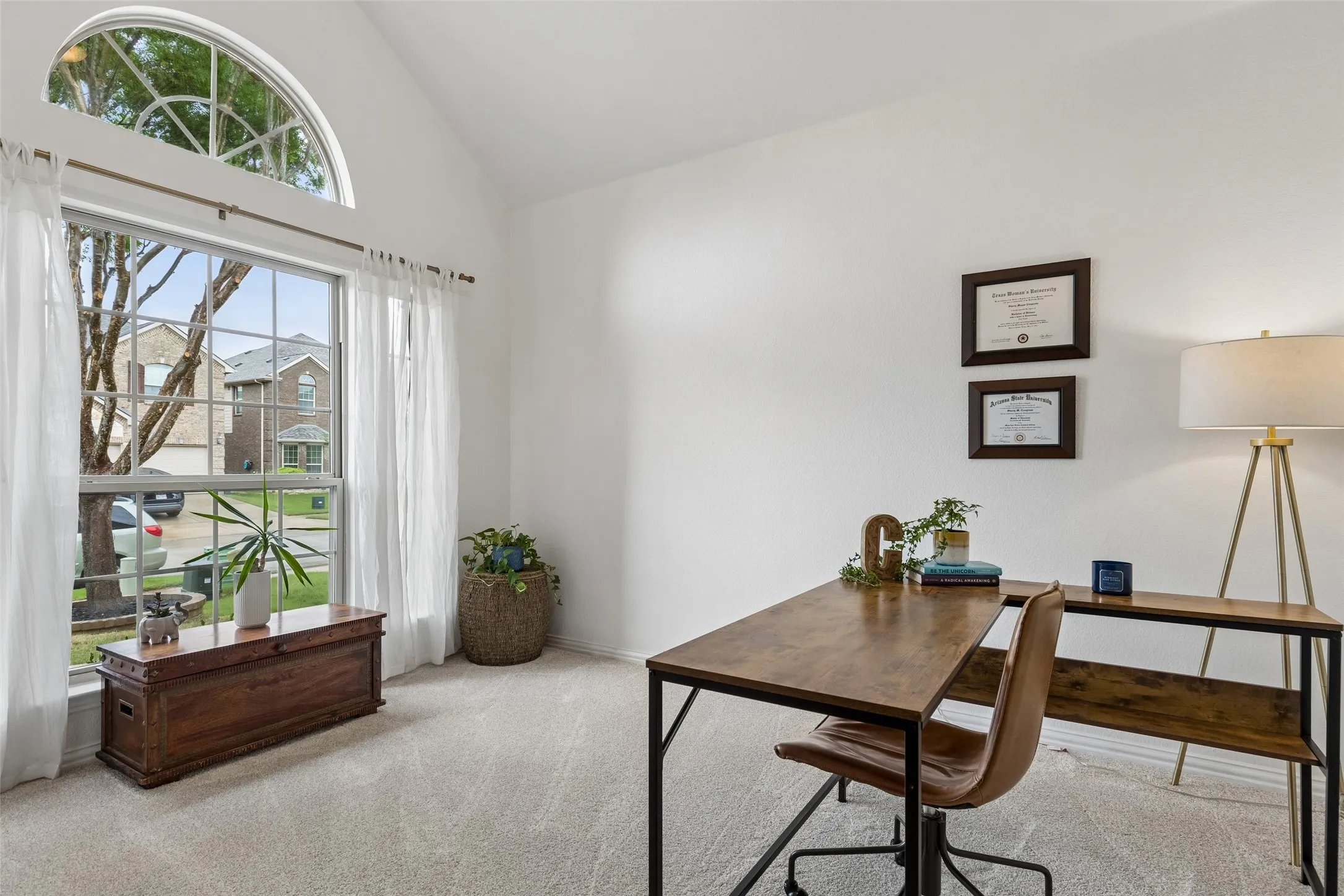 Single Family Residence For Sale in Denton County , 14217 Signal Hill Drive, Little Elm, Texas 75068, 5 Bedroom, 3 Bathroom, 2 Garage spaces, 2,853 Sqft, built in 2014, mls#21326242, Real Estate Agent in Little Elm, Homes For Sale in Denton county, Homes For Sale in Little Elm, Realtor in Little Elm Texas, Real Estate Brokerage Independent Realty Texas, Luminita Cordes Realtor
