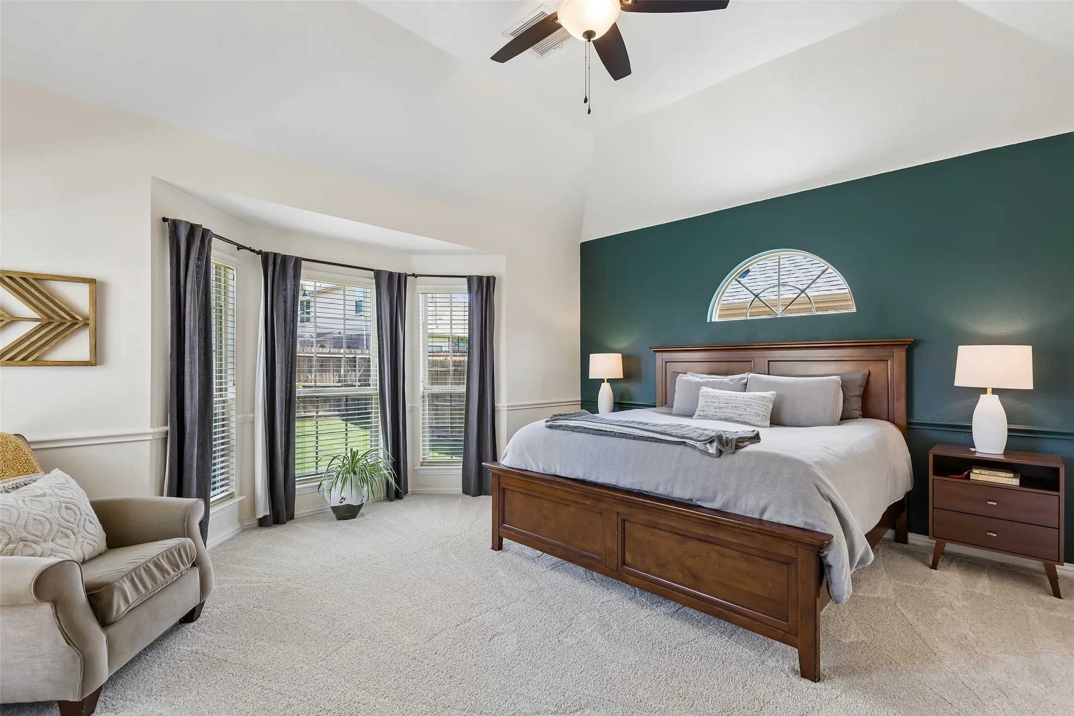 Single Family Residence For Sale in Denton County , 14217 Signal Hill Drive, Little Elm, Texas 75068, 5 Bedroom, 3 Bathroom, 2 Garage spaces, 2,853 Sqft, built in 2014, mls#21326242, Real Estate Agent in Little Elm, Homes For Sale in Denton county, Homes For Sale in Little Elm, Realtor in Little Elm Texas, Real Estate Brokerage Independent Realty Texas, Luminita Cordes Realtor