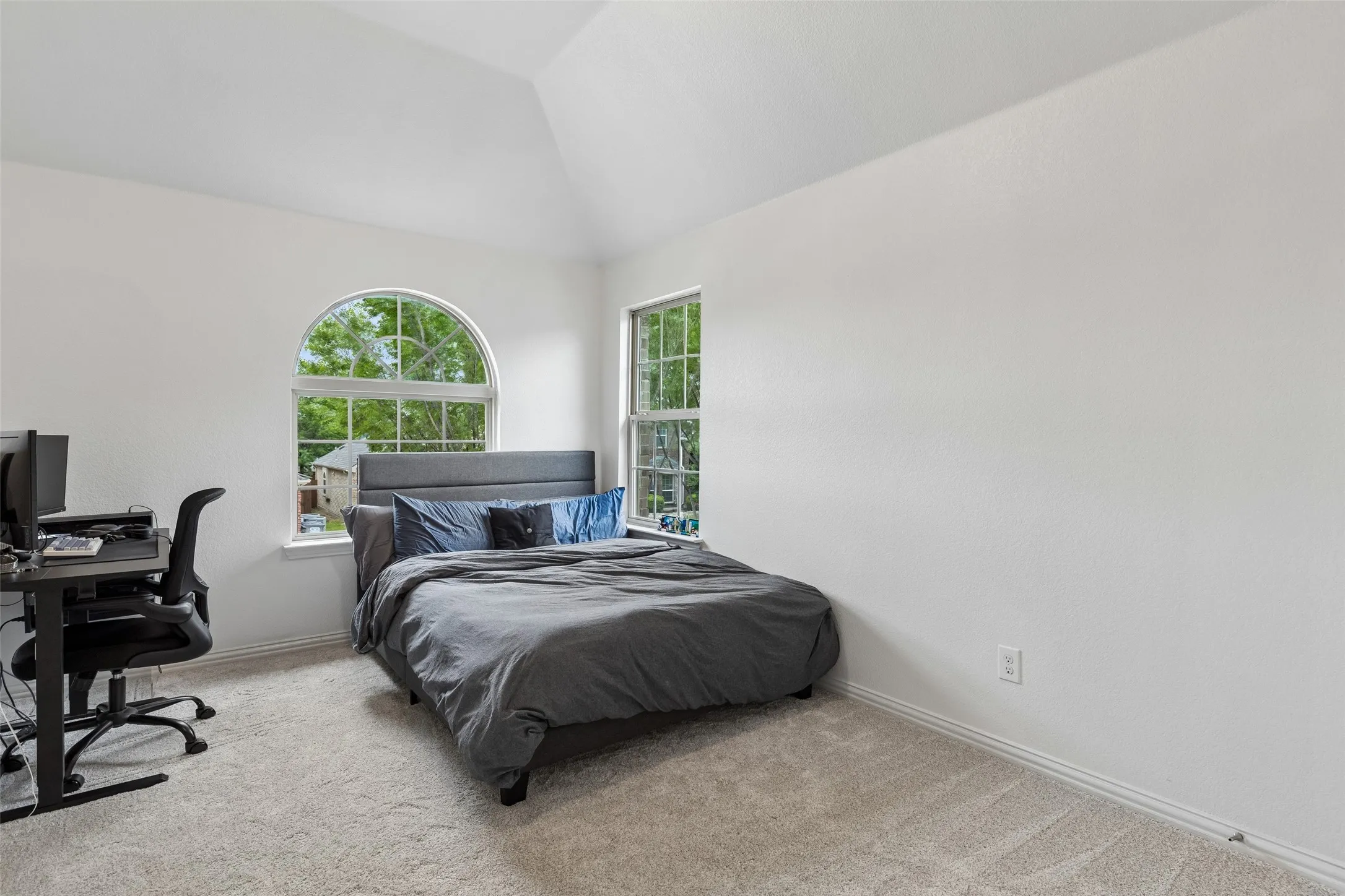 Single Family Residence For Sale in Denton County , 14217 Signal Hill Drive, Little Elm, Texas 75068, 5 Bedroom, 3 Bathroom, 2 Garage spaces, 2,853 Sqft, built in 2014, mls#21326242, Real Estate Agent in Little Elm, Homes For Sale in Denton county, Homes For Sale in Little Elm, Realtor in Little Elm Texas, Real Estate Brokerage Independent Realty Texas, Luminita Cordes Realtor