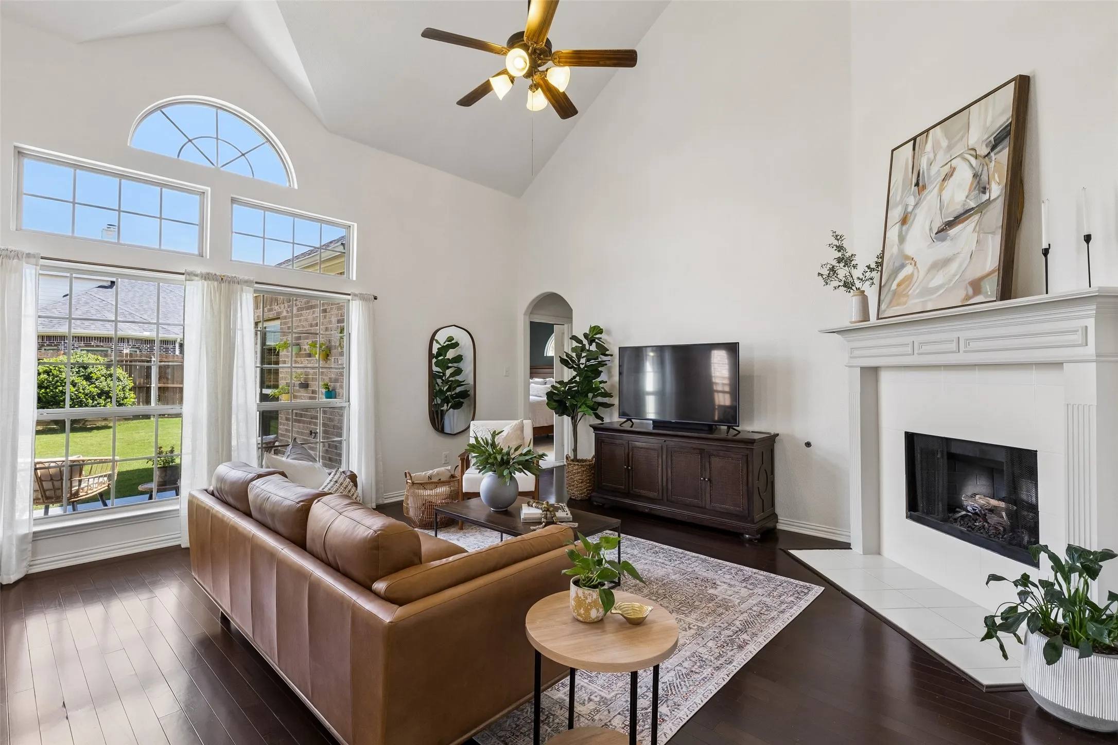 Single Family Residence For Sale in Denton County , 14217 Signal Hill Drive, Little Elm, Texas 75068, 5 Bedroom, 3 Bathroom, 2 Garage spaces, 2,853 Sqft, built in 2014, mls#21326242, Real Estate Agent in Little Elm, Homes For Sale in Denton county, Homes For Sale in Little Elm, Realtor in Little Elm Texas, Real Estate Brokerage Independent Realty Texas, Luminita Cordes Realtor