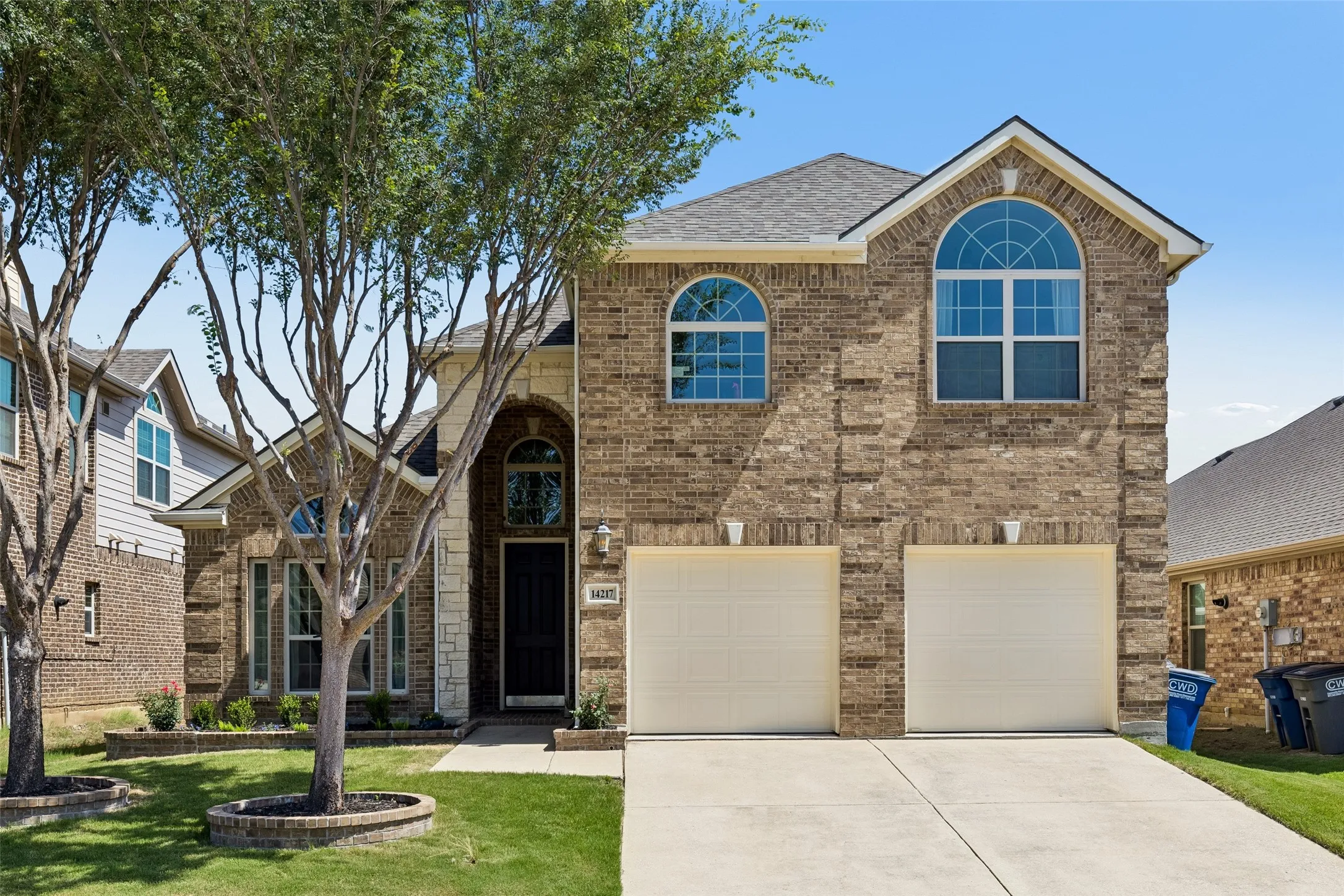 Single Family Residence For Sale in Denton County , 14217 Signal Hill Drive, Little Elm, Texas 75068, 5 Bedroom, 3 Bathroom, 2 Garage spaces, 2,853 Sqft, built in 2014, mls#21326242, Real Estate Agent in Little Elm, Homes For Sale in Denton county, Homes For Sale in Little Elm, Realtor in Little Elm Texas, Real Estate Brokerage Independent Realty Texas, Luminita Cordes Realtor