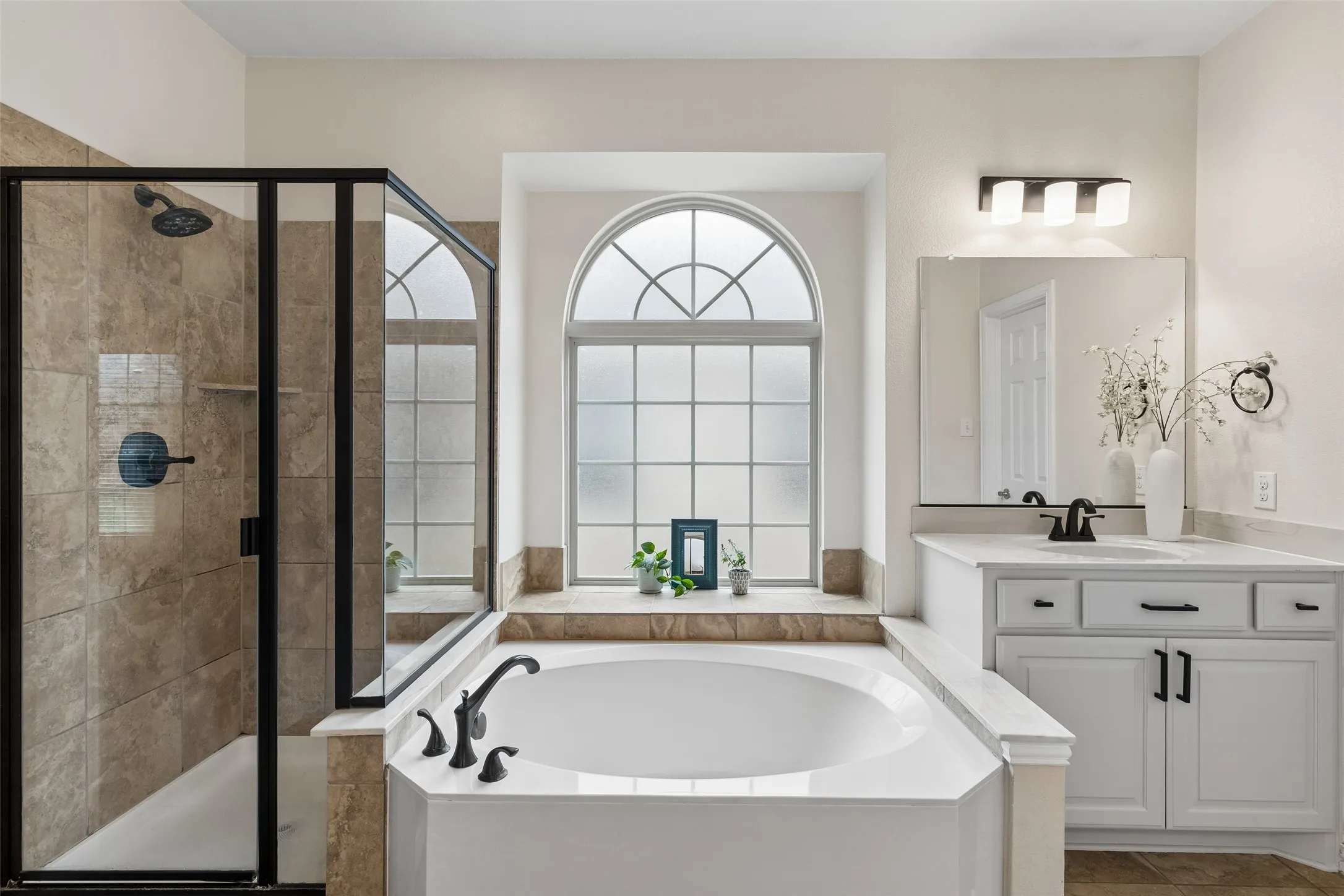 Single Family Residence For Sale in Denton County , 14217 Signal Hill Drive, Little Elm, Texas 75068, 5 Bedroom, 3 Bathroom, 2 Garage spaces, 2,853 Sqft, built in 2014, mls#21326242, Real Estate Agent in Little Elm, Homes For Sale in Denton county, Homes For Sale in Little Elm, Realtor in Little Elm Texas, Real Estate Brokerage Independent Realty Texas, Luminita Cordes Realtor