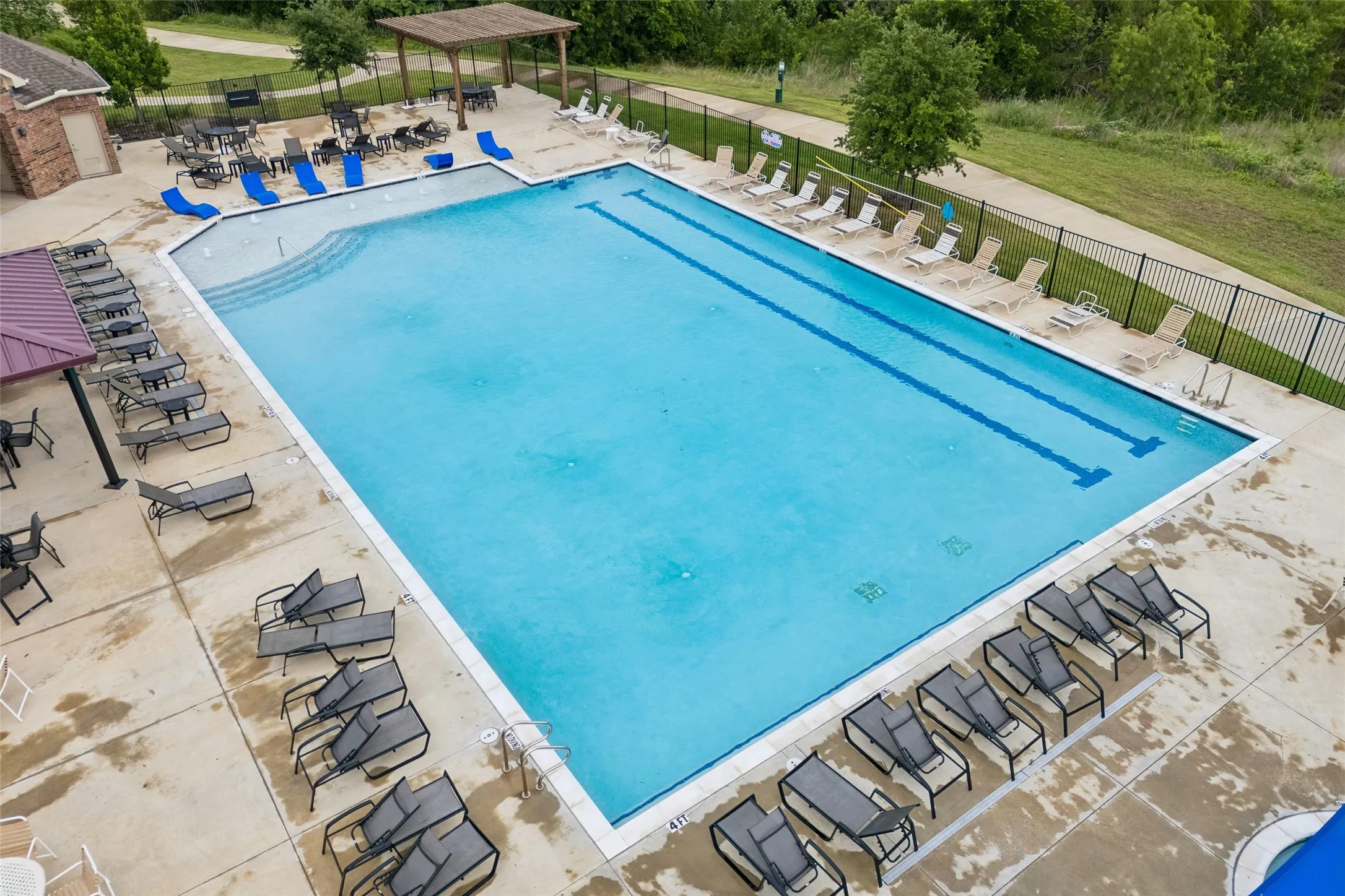 Single Family Residence For Sale in Denton County , 14217 Signal Hill Drive, Little Elm, Texas 75068, 5 Bedroom, 3 Bathroom, 2 Garage spaces, 2,853 Sqft, built in 2014, mls#21326242, Real Estate Agent in Little Elm, Homes For Sale in Denton county, Homes For Sale in Little Elm, Realtor in Little Elm Texas, Real Estate Brokerage Independent Realty Texas, Luminita Cordes Realtor