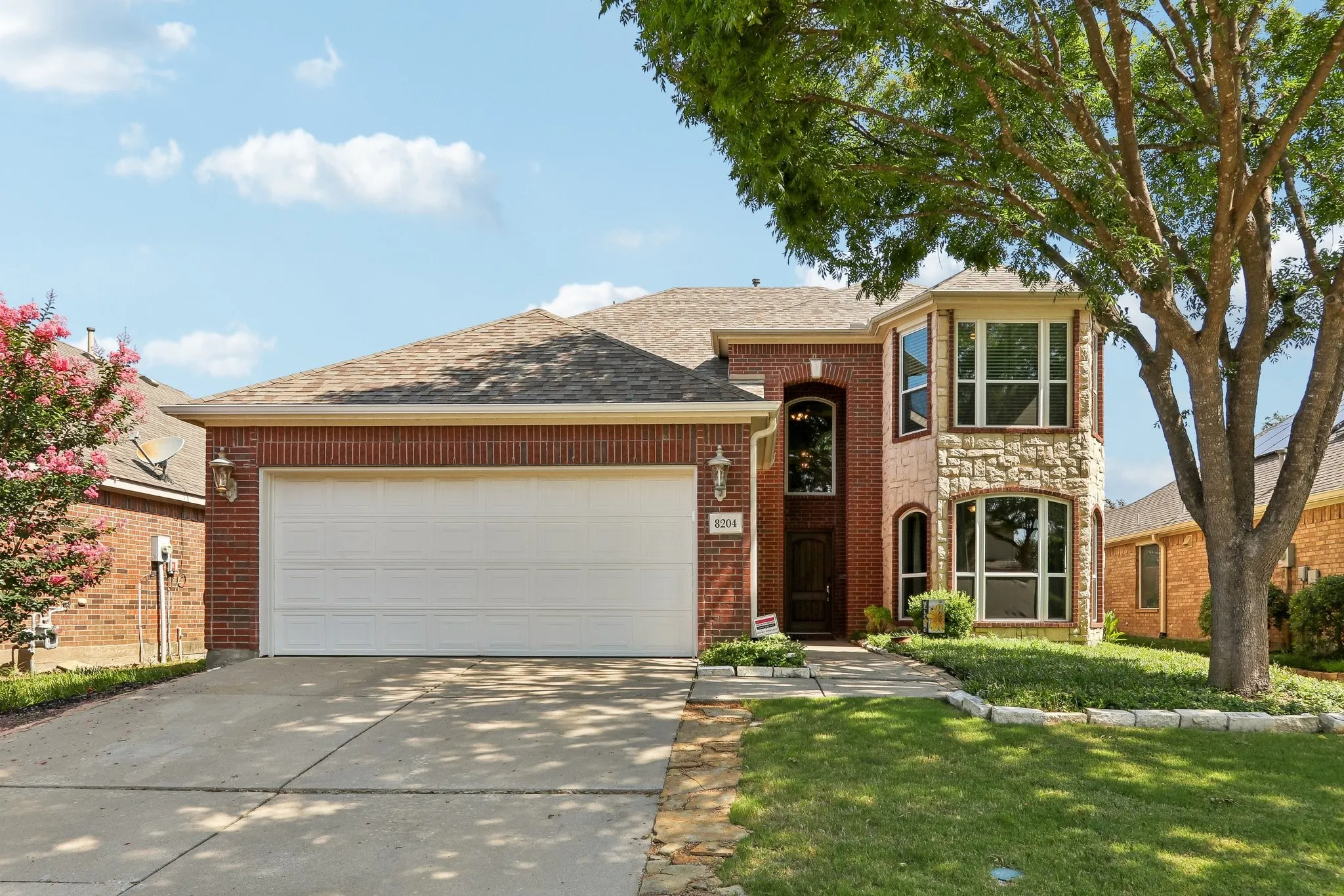 Single Family Residence For Sale in Collin County , 8204 Olympia Drive, Mc Kinney, Texas 75072, 4 Bedroom, 3 Bathroom, 2 Garage spaces, 2,572 Sqft, built in 2005, mls#21312641, Real Estate Agent in Mc Kinney, Homes For Sale in Collin county, Homes For Sale in Mc Kinney, Realtor in Mc Kinney Texas, Real Estate Brokerage Independent Realty Texas, Luminita Cordes Realtor